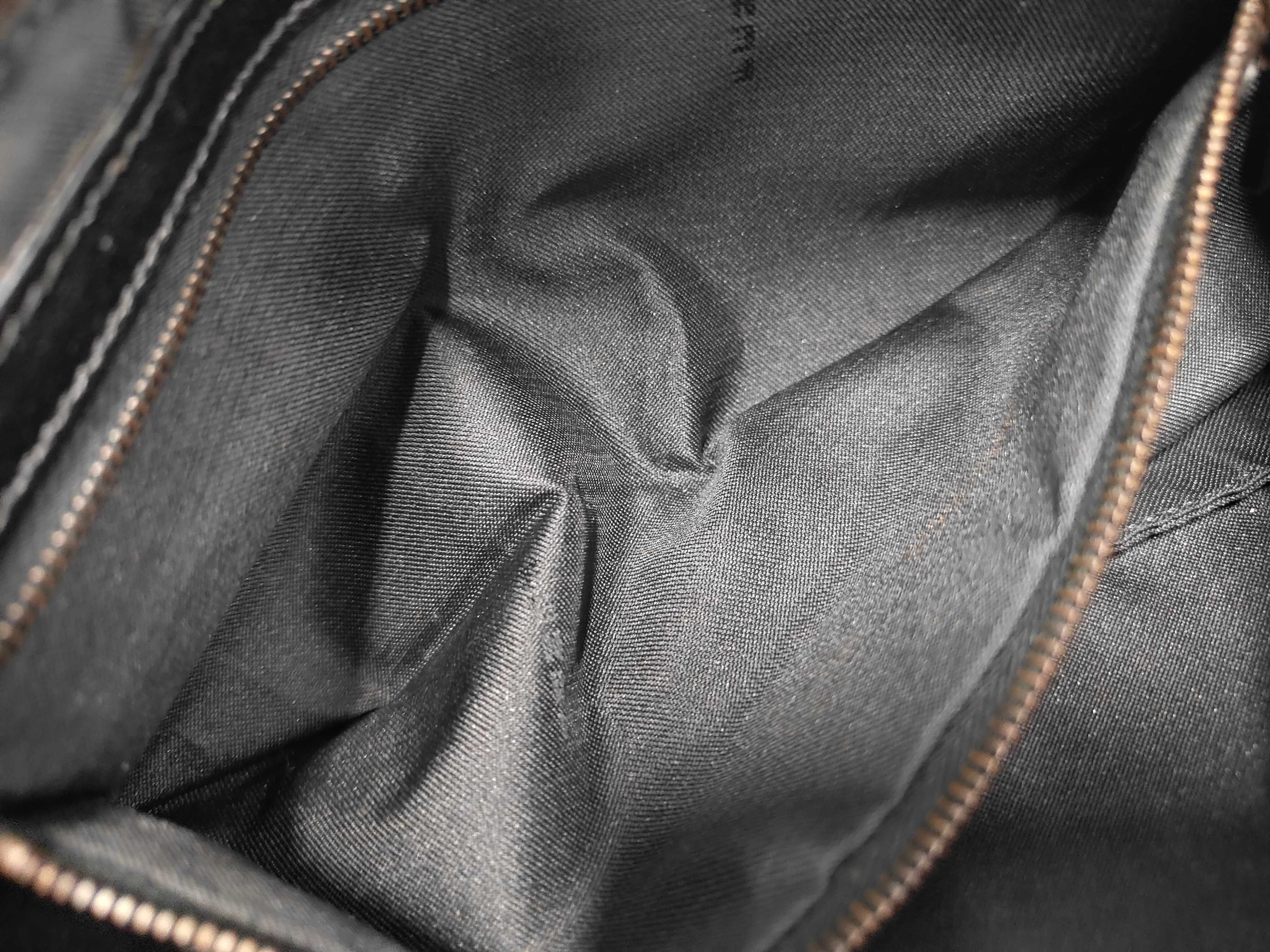 Baguette bag in dark brown/black zucchino canvas with gold hardware. — view 13