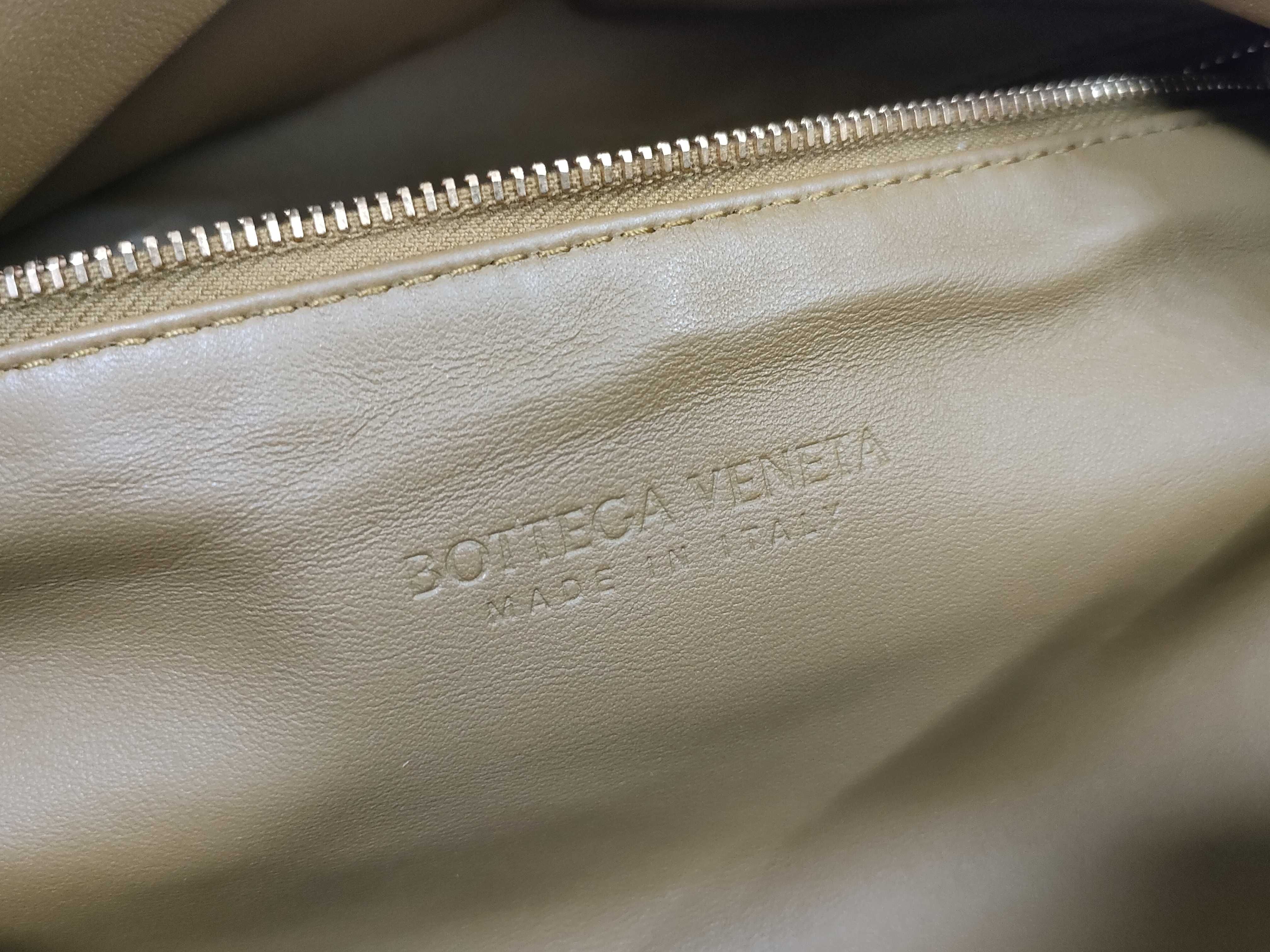 The Body Bag Shoulder Bag Beige Shoulder Bag — view 11
