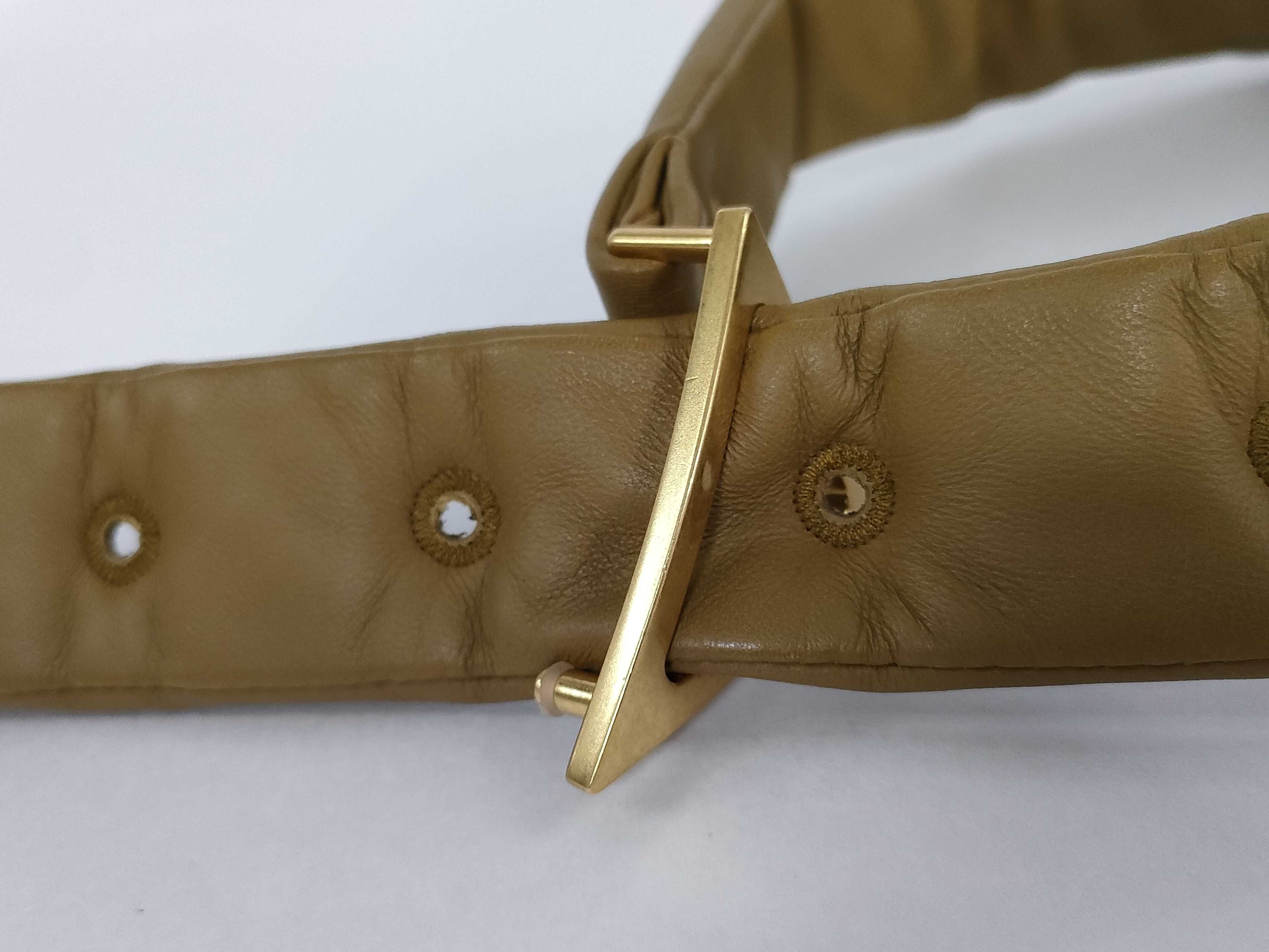 The Body Bag Shoulder Bag Beige Shoulder Bag — view 13
