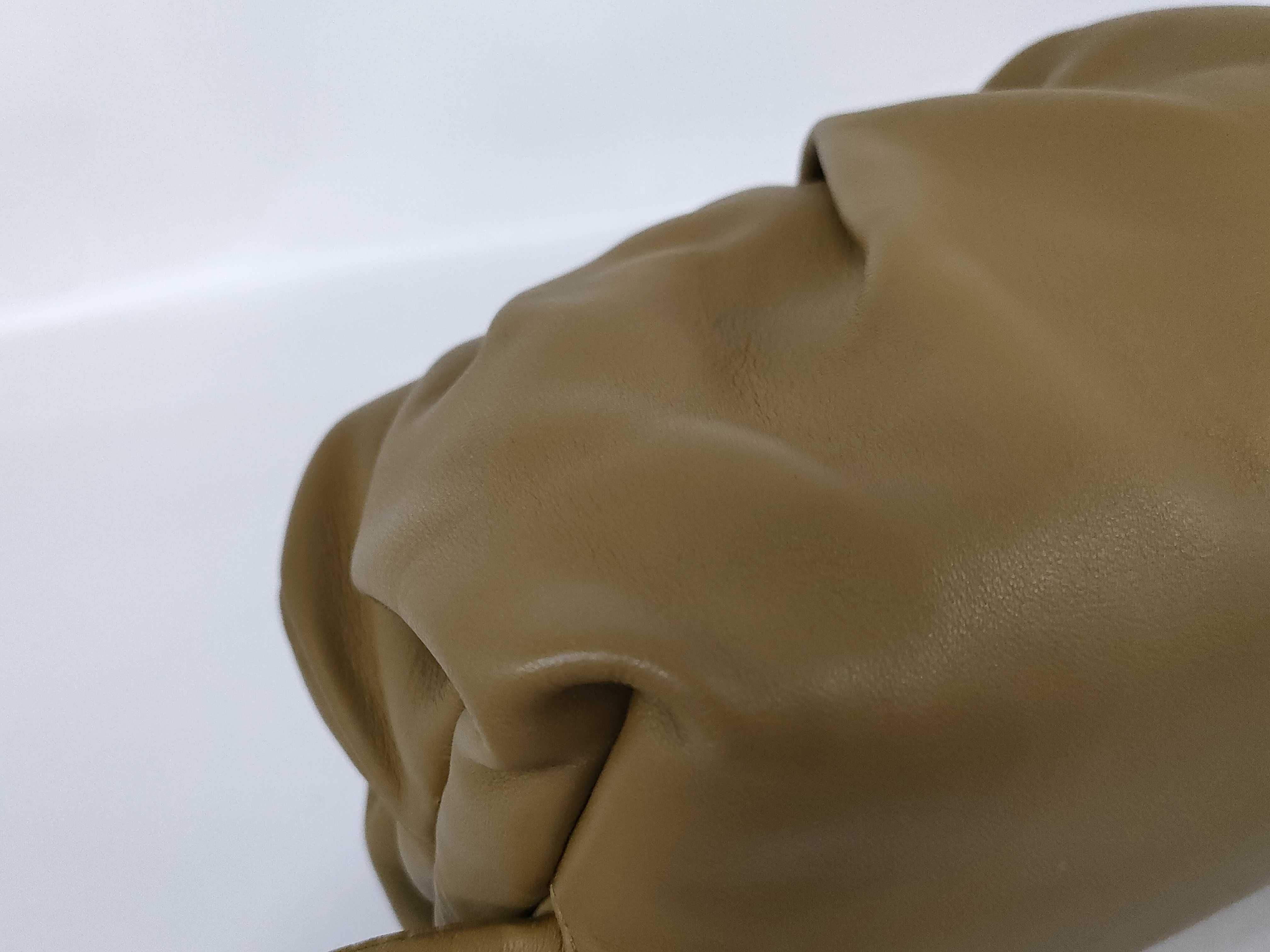 The Body Bag Shoulder Bag Beige Shoulder Bag — view 6