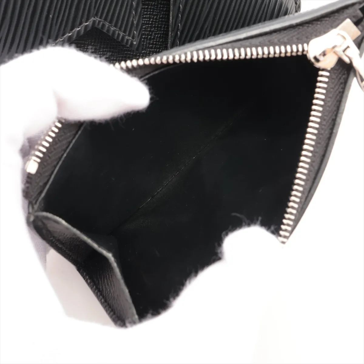 Epi Portefeuille Twist Compact M64414, serial number unknown, Noir (black) compact wallet — view 6