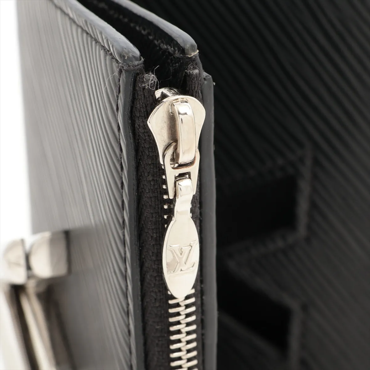 Epi Portefeuille Twist Compact M64414, serial number unknown, Noir (black) compact wallet — view 8
