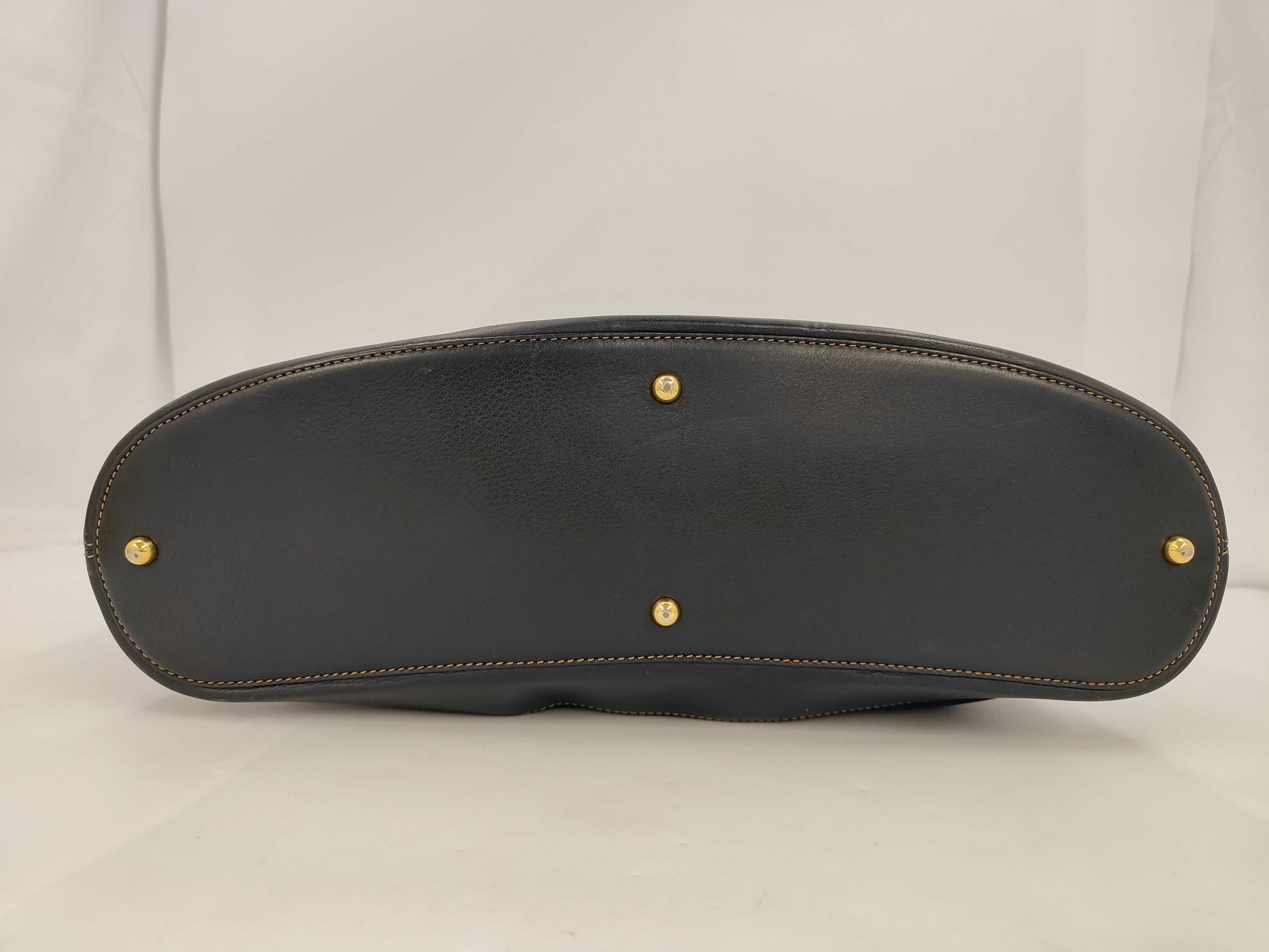 shoulder bag, gold hardware, leather, black. — view 3