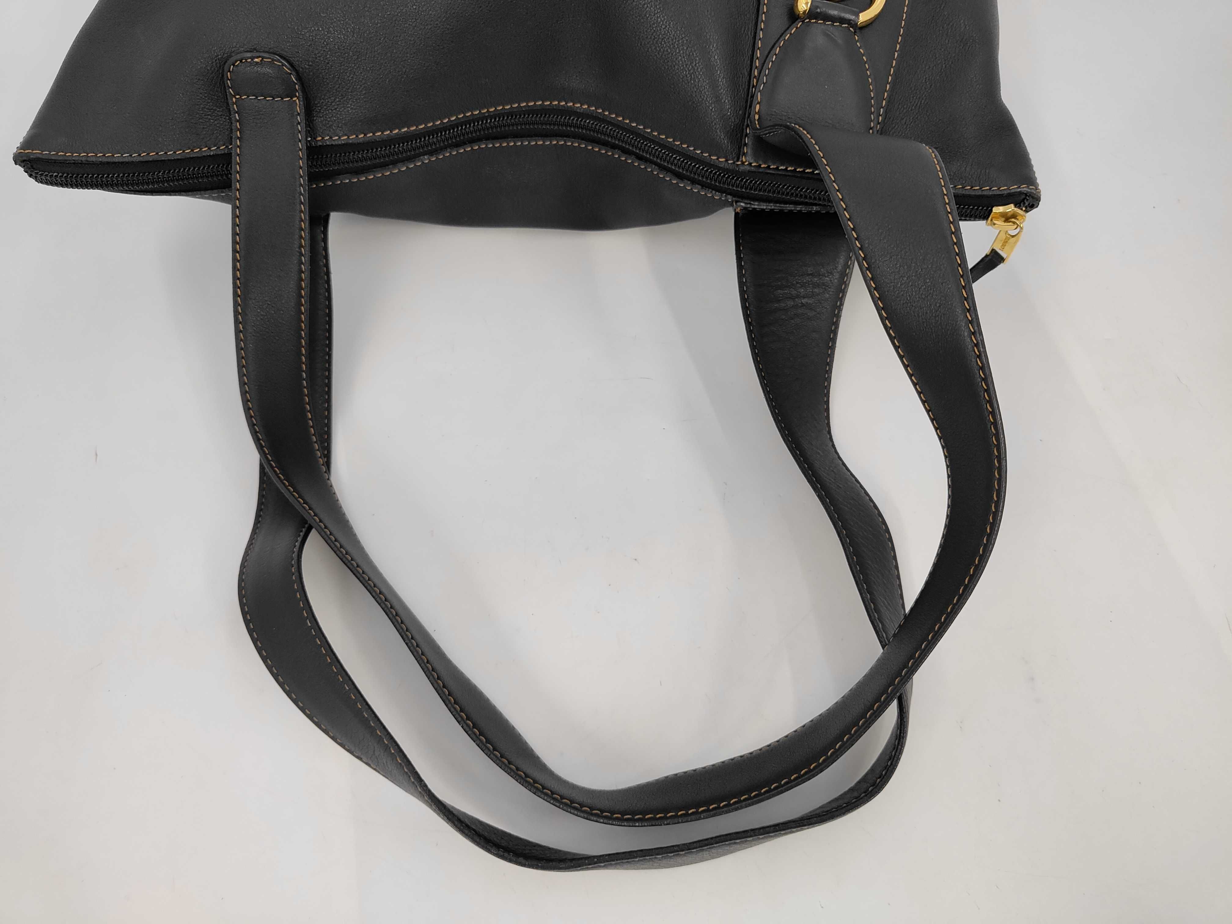 shoulder bag, gold hardware, leather, black. — view 5