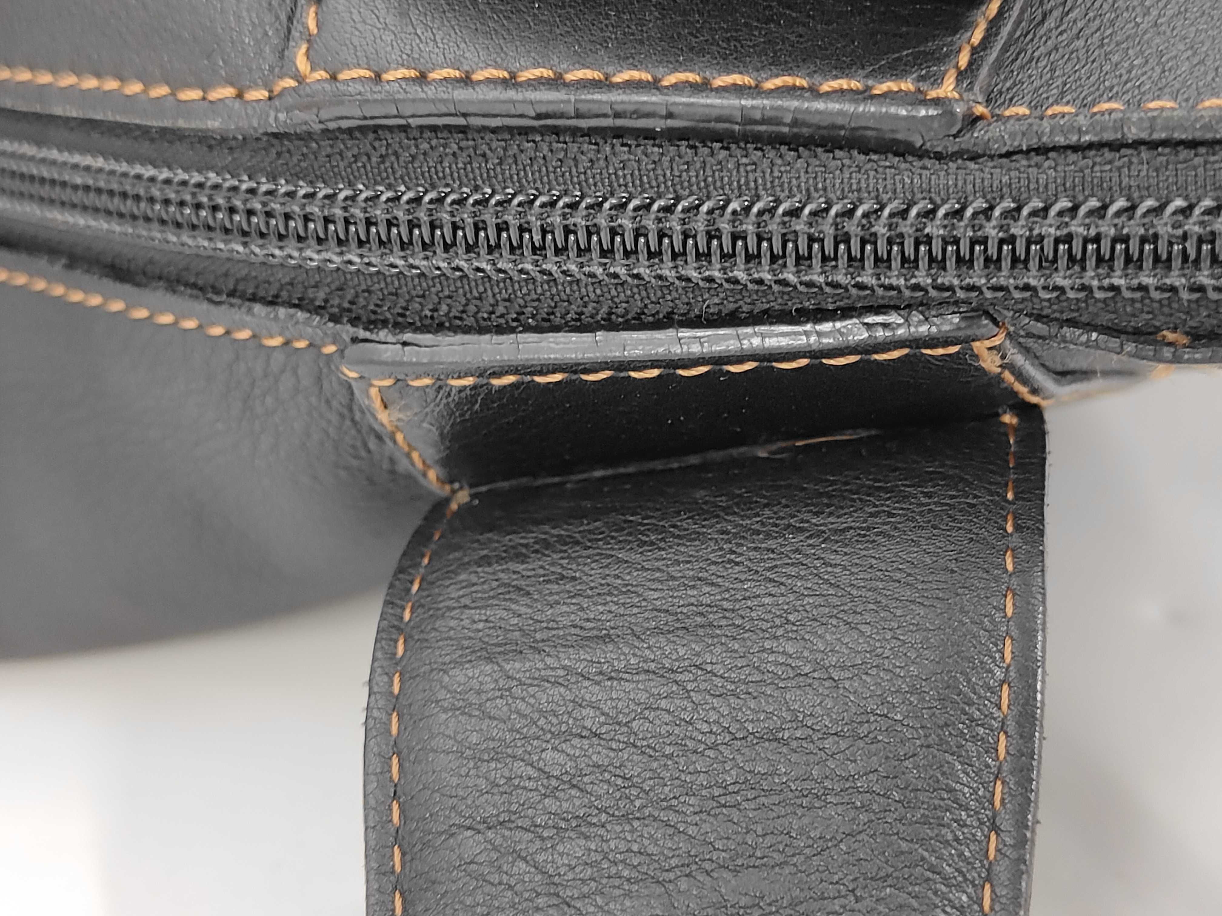 shoulder bag, gold hardware, leather, black. — view 7
