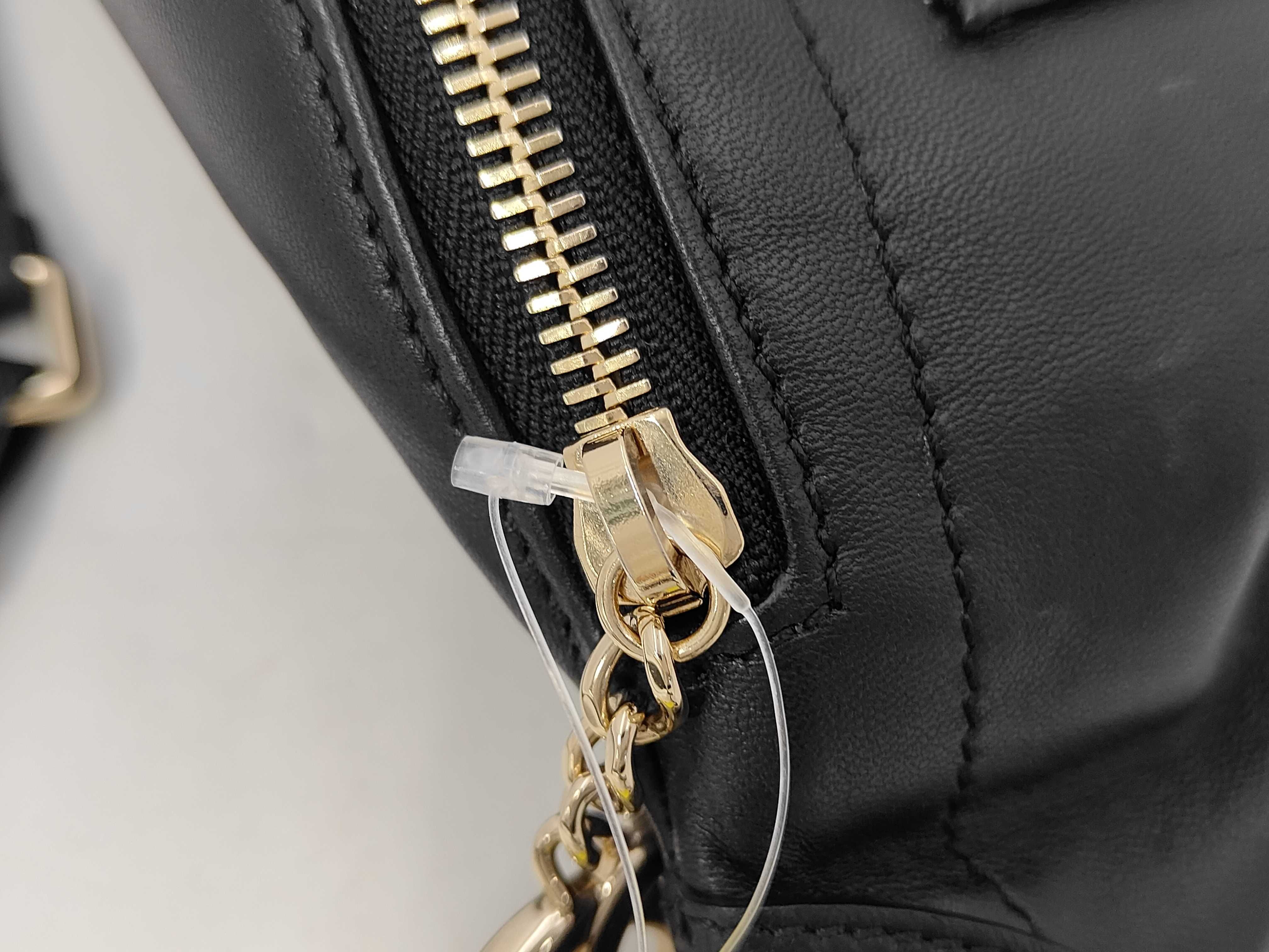 Matelassé Lambskin Body Bag, Black — view 9
