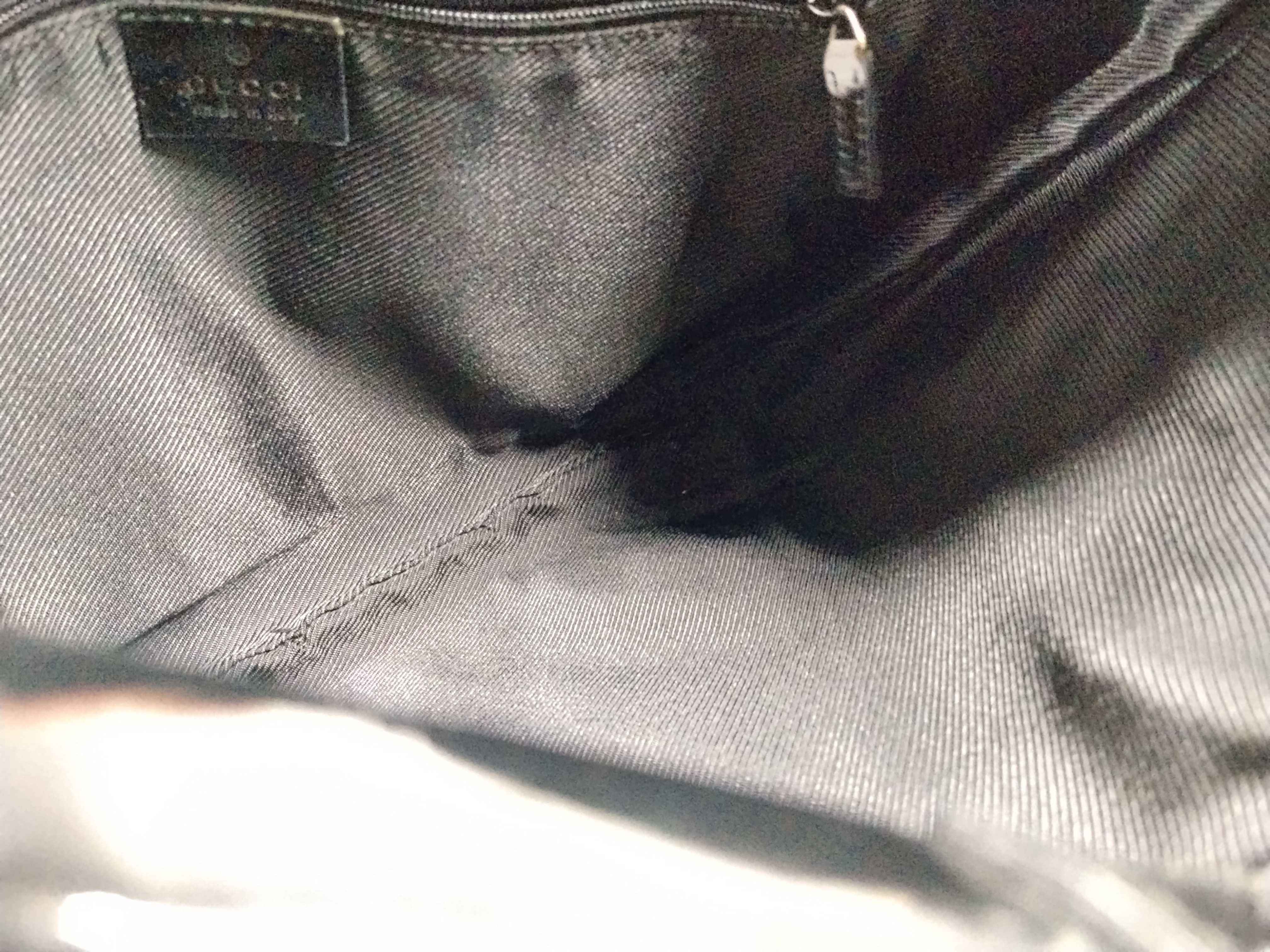 GG Canvas One-Shoulder Bag — view 9