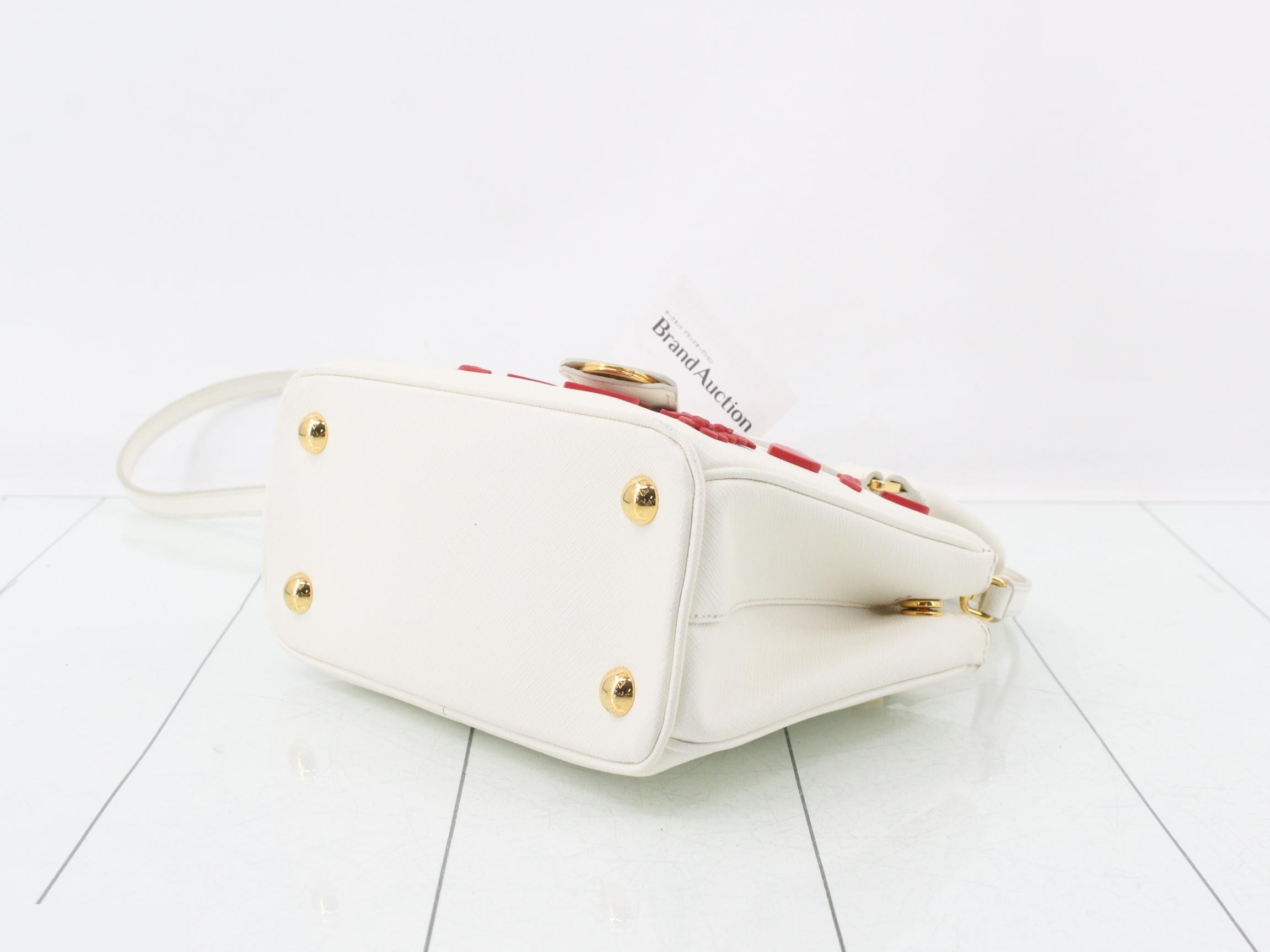 Galleria Saffiano Heart/Plant Motif 2-Way Shoulder/Handbag — view 6