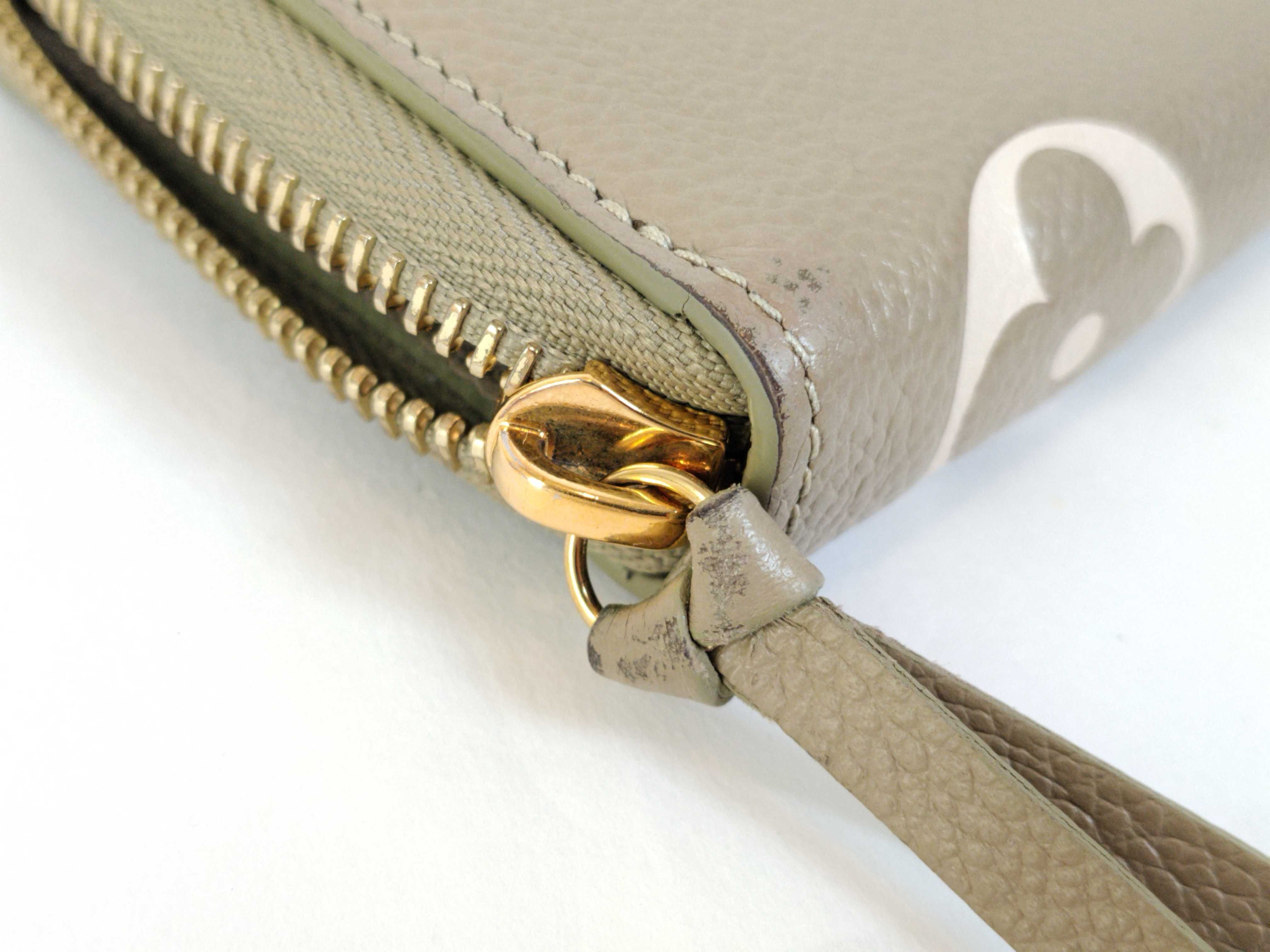 Monogram Empreinte LV Monogram Empreinte Bicolor Portefeuille Clemence Round Zip Long Wallet M82478 Khaki/Beige RFID detected Wallet — view 13
