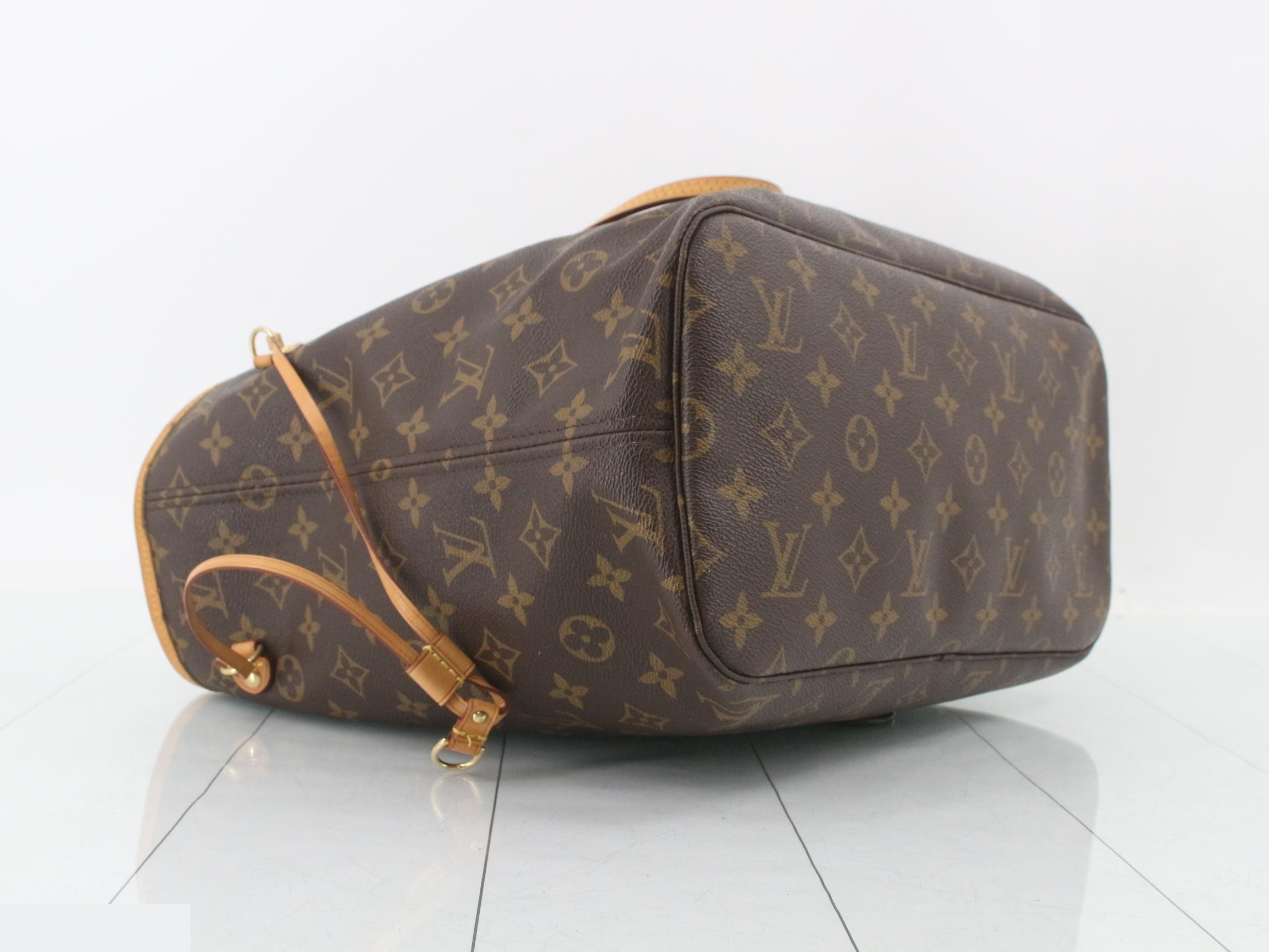 Monogram Neverfull MM Fuchsia Tote Bag with Pouch — view 5