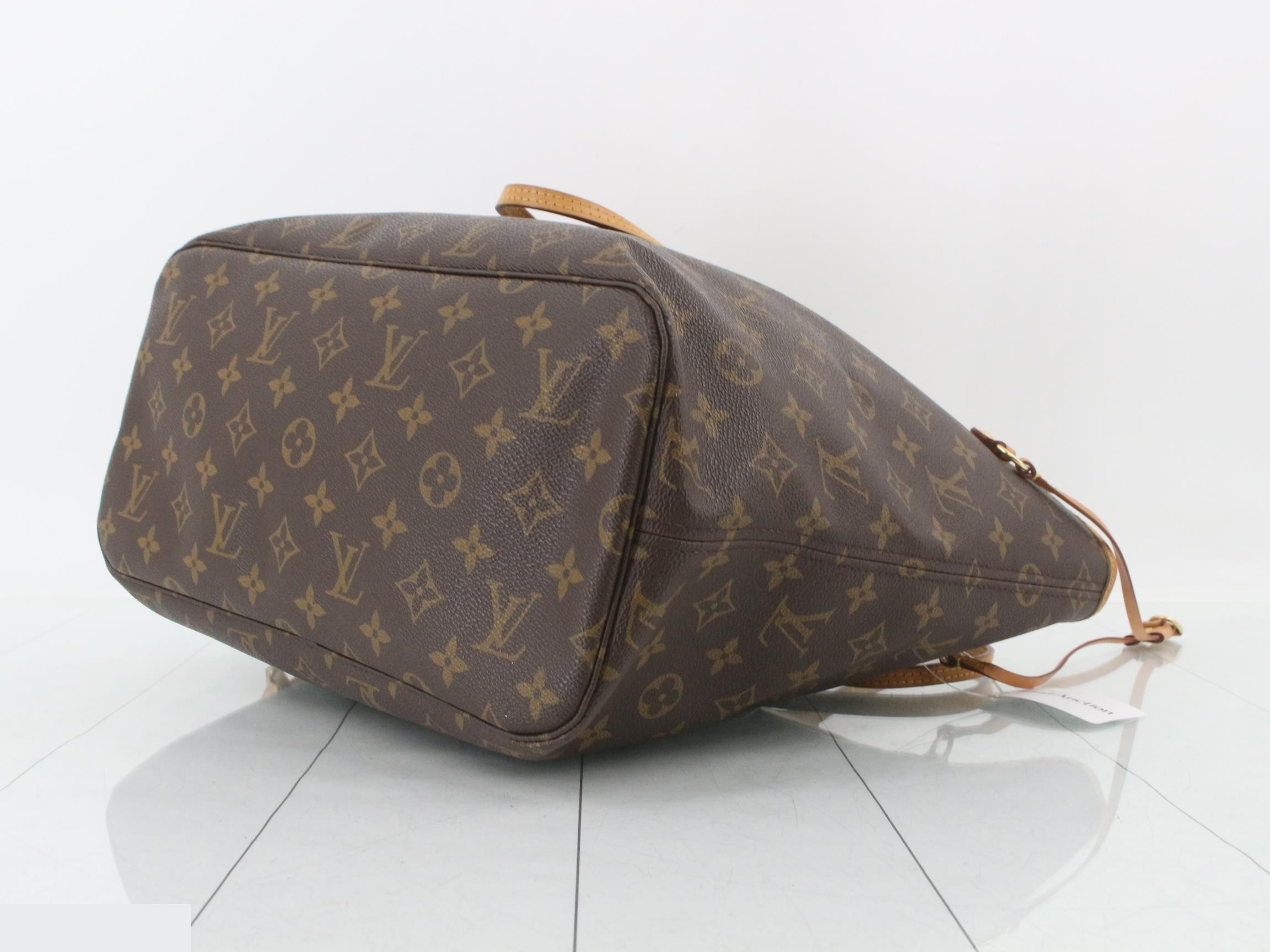 Monogram Neverfull MM Fuchsia Tote Bag with Pouch — view 6