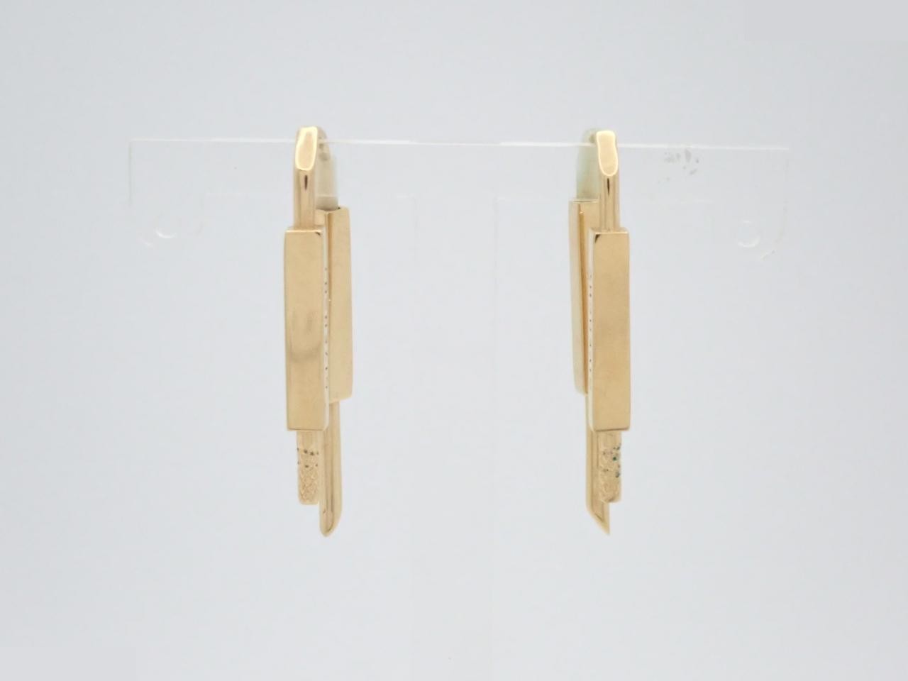 Other lines: Precious metals and earrings
