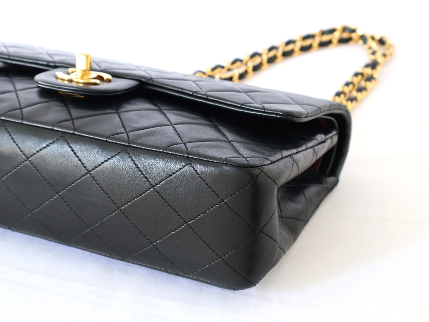 Matelassé 25 Lambskin Double Flap Double Chain Shoulder Bag, Black — view 4