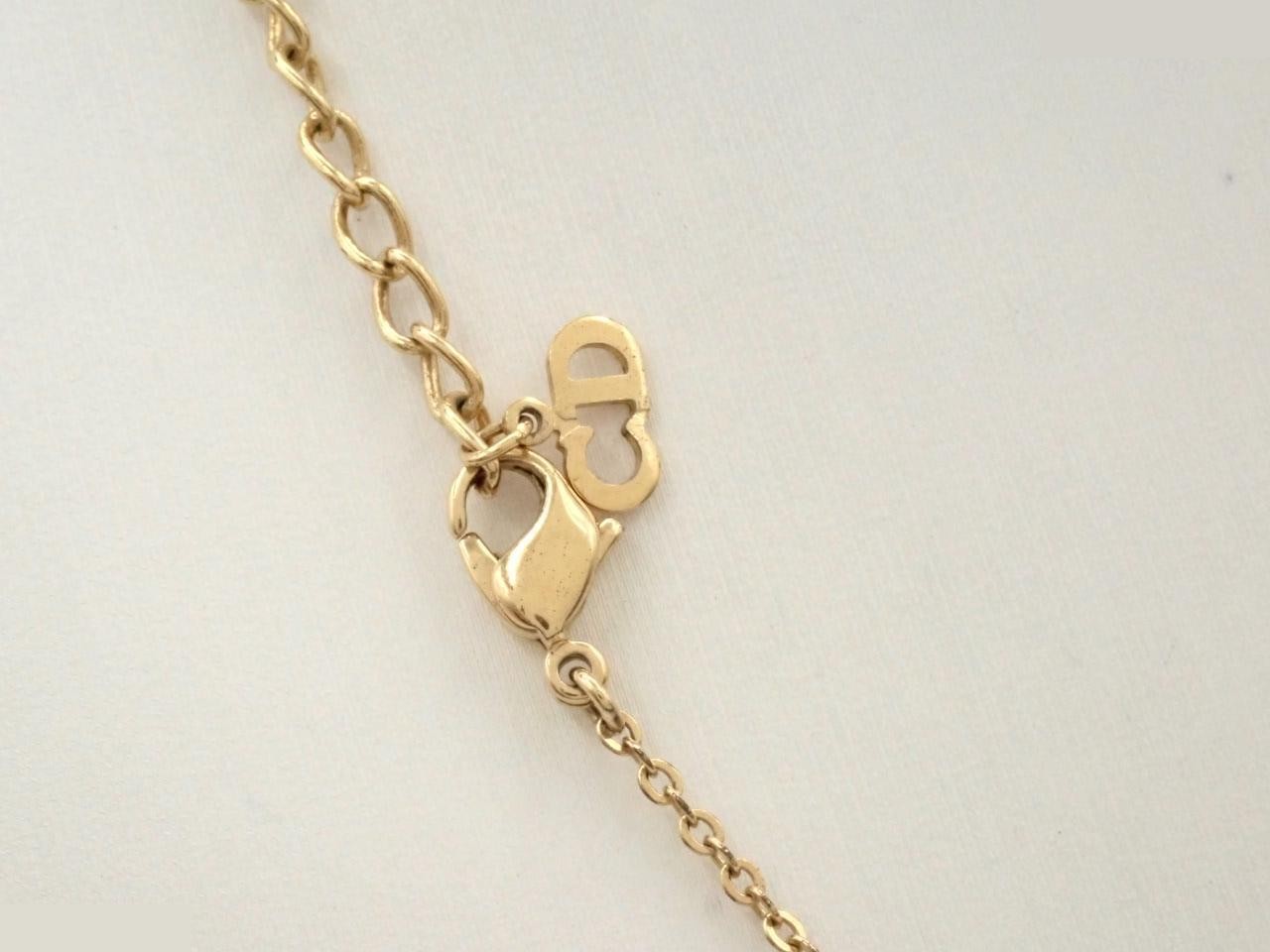 Heart-shaped rhinestone logo necklace/pendant, approximately 48cm in circumference. — view 2