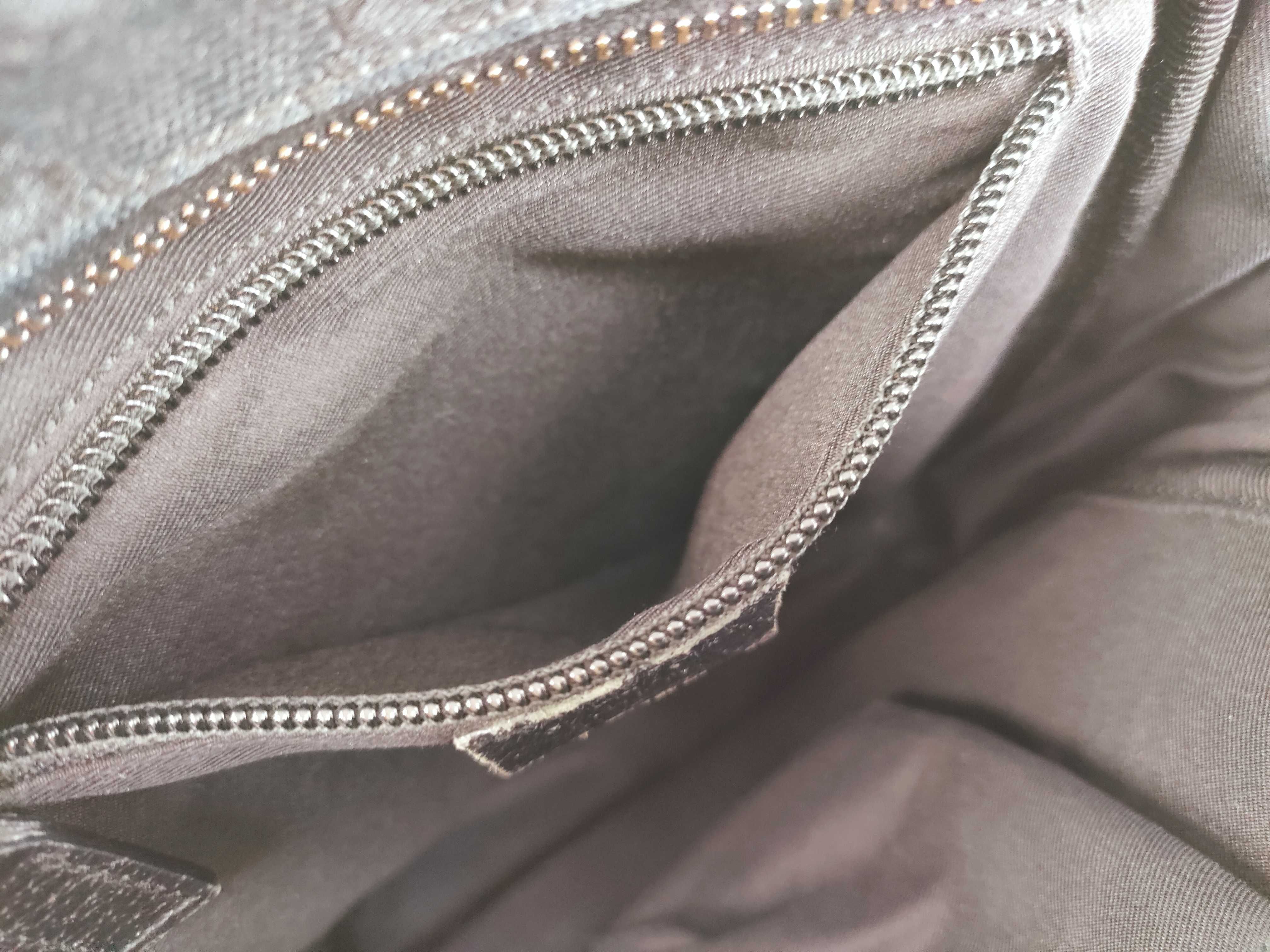 GG Canvas Shoulder Bag — view 13