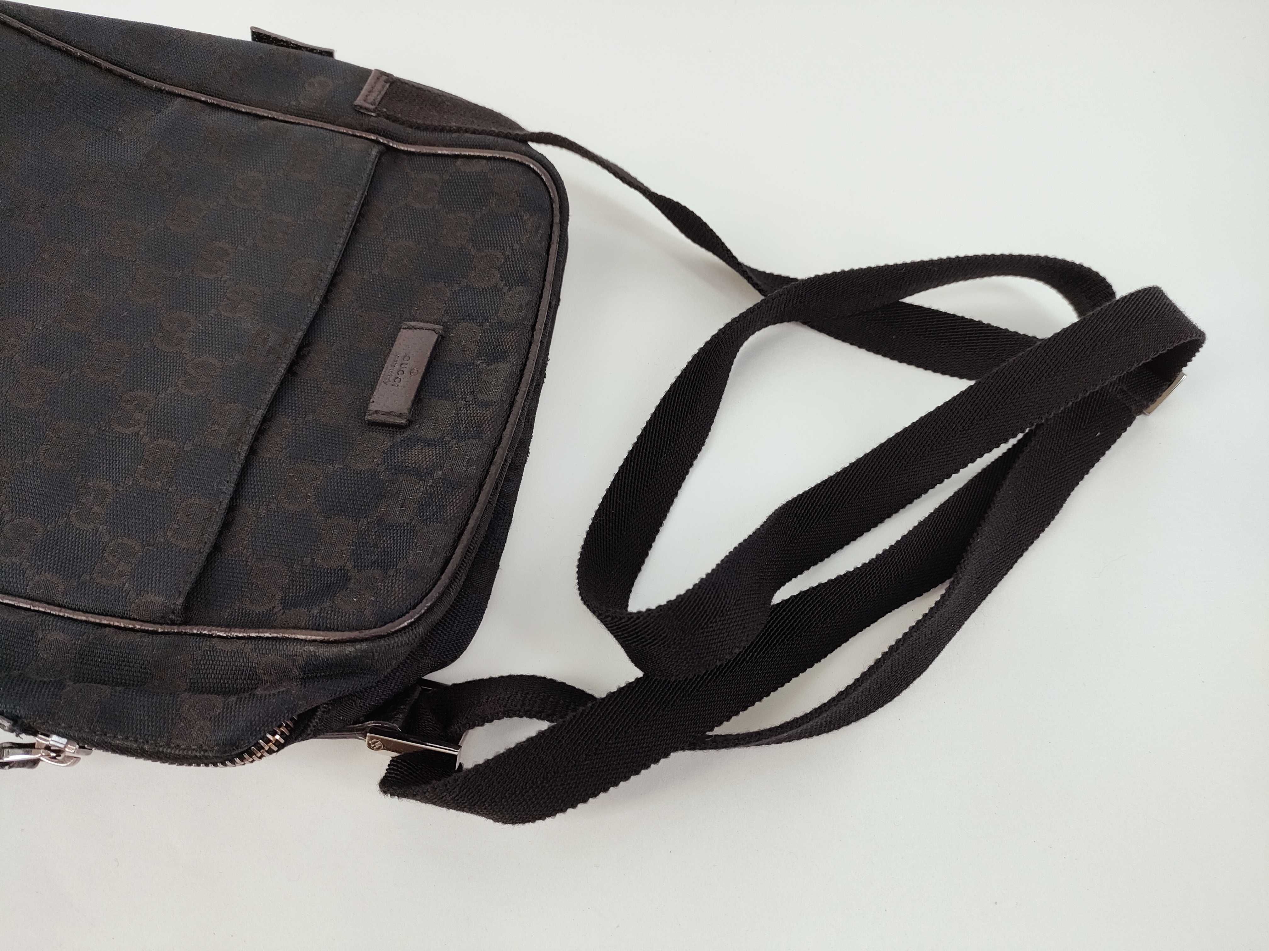 GG Canvas Shoulder Bag — view 3