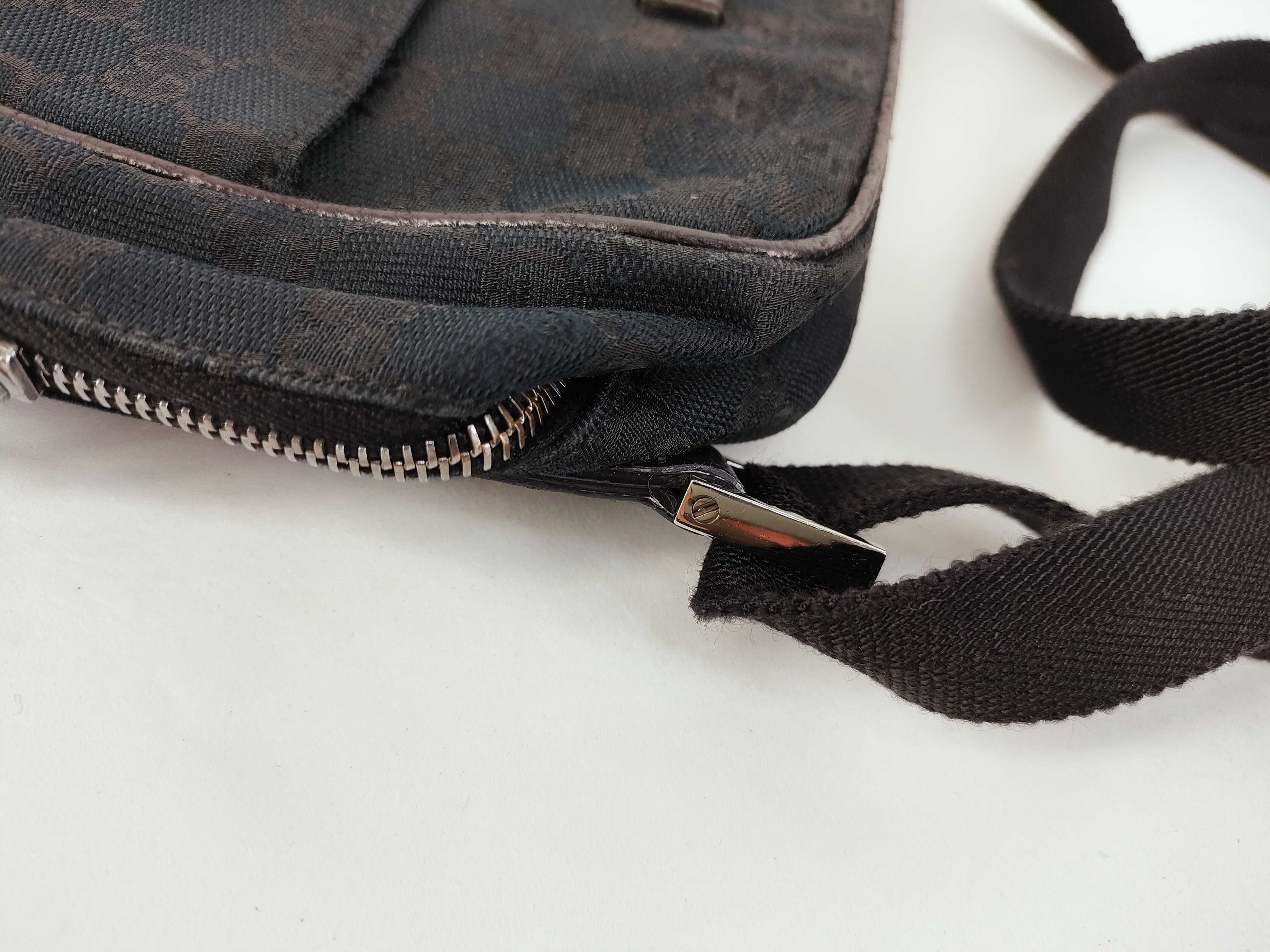 GG Canvas Shoulder Bag — view 5