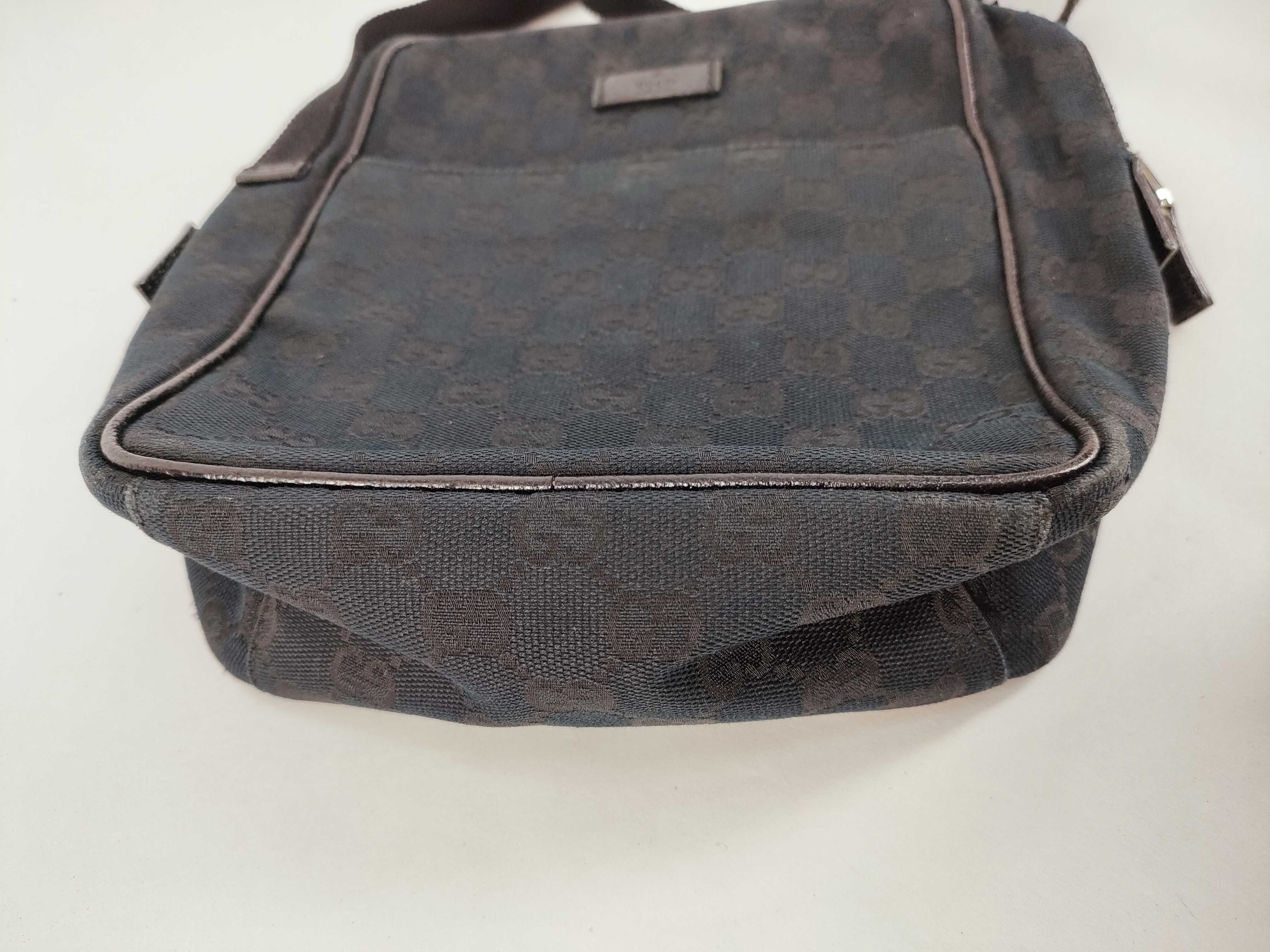 GG Canvas Shoulder Bag — view 7