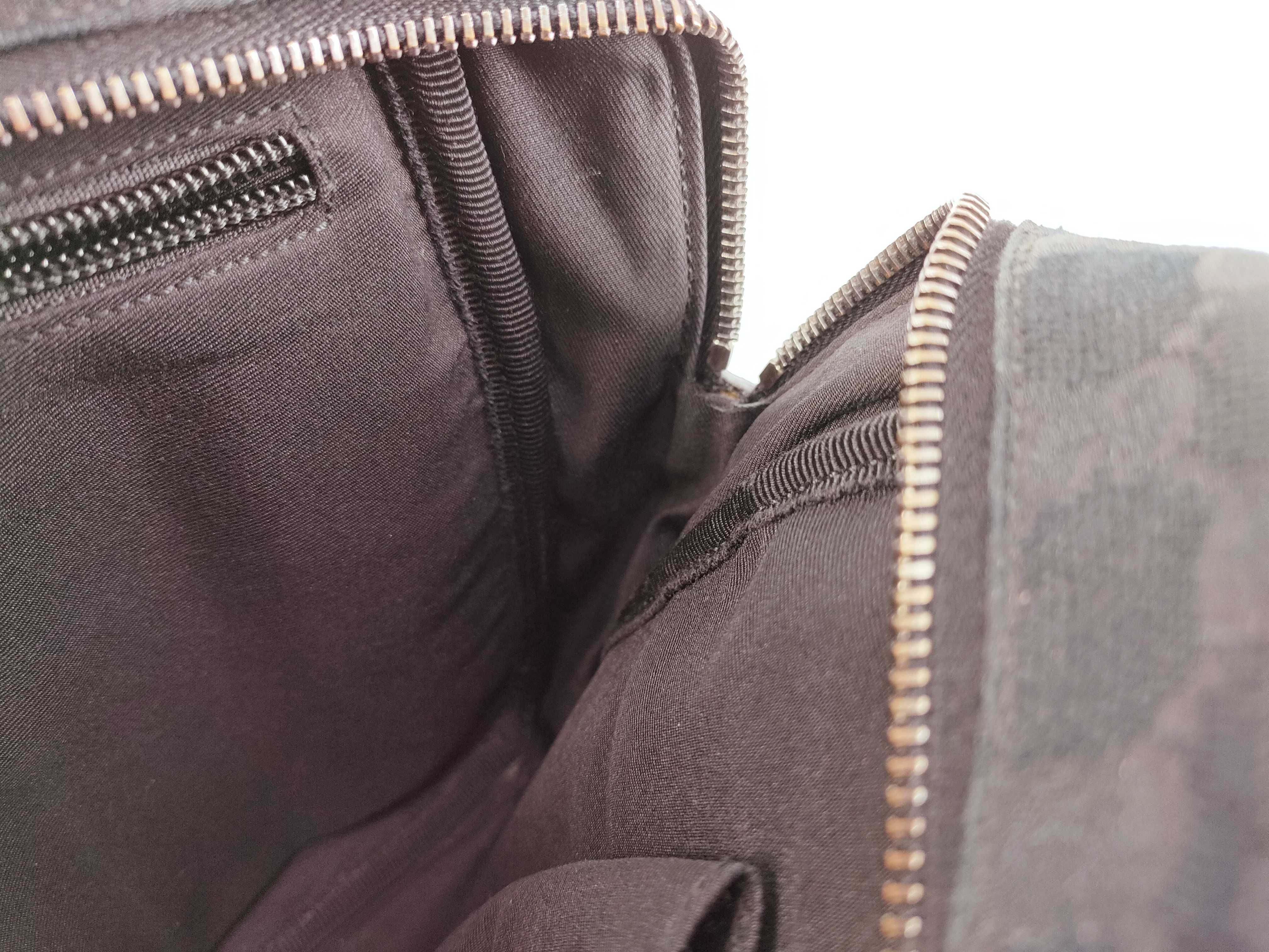 GG Canvas Shoulder Bag — view 10