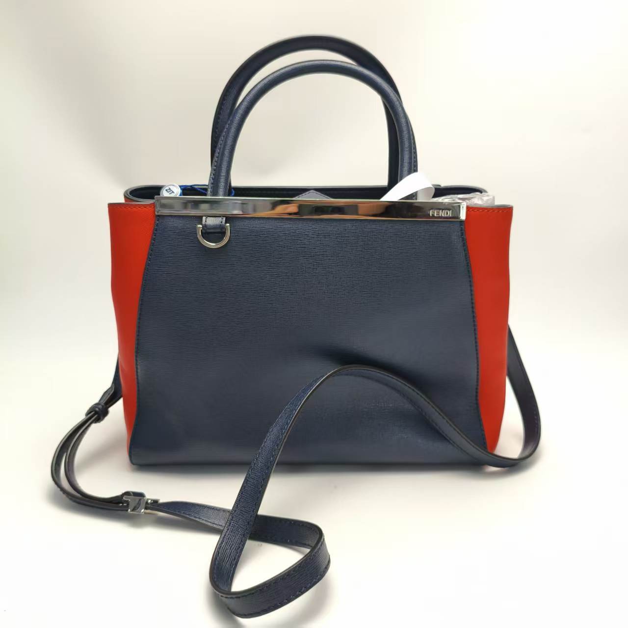 【*Shipped from: China*】FENDI 2 Jour Leather Shoulder Bag — view 2