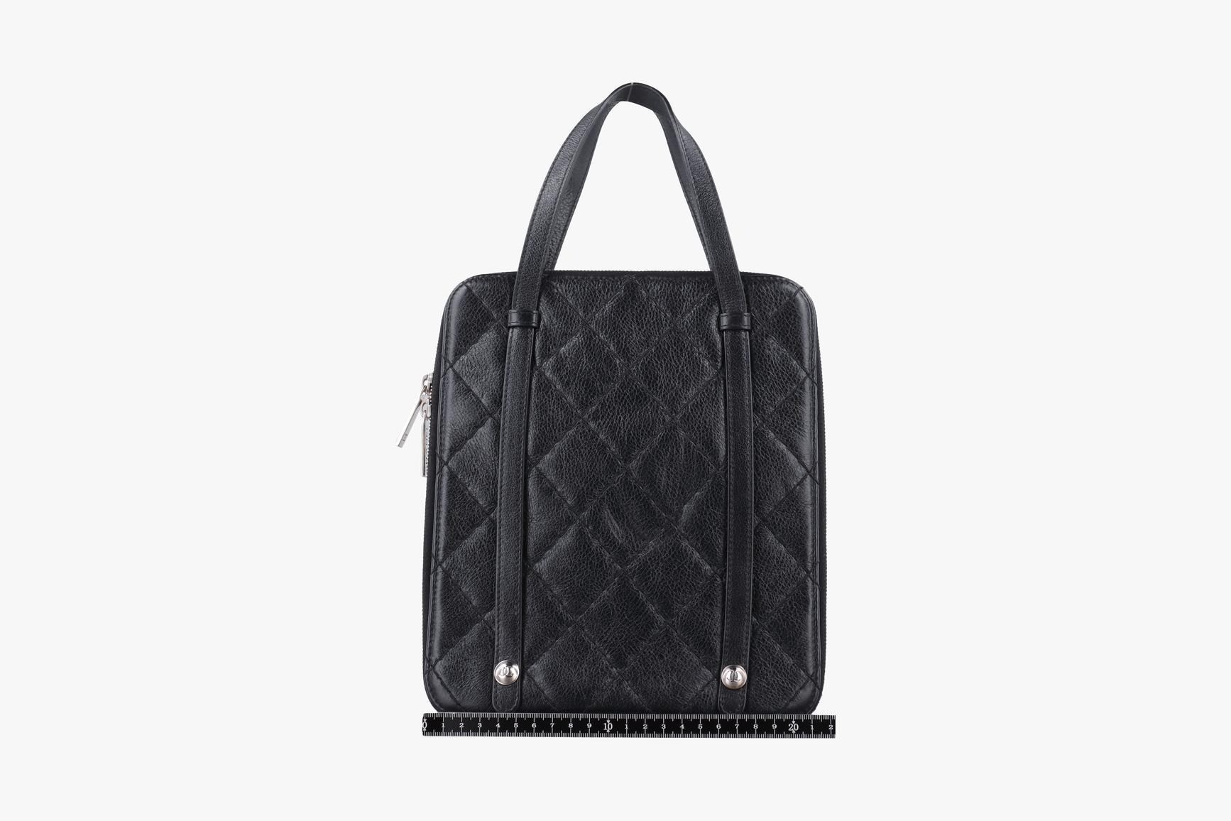 Matelassé Leather Black — view 2