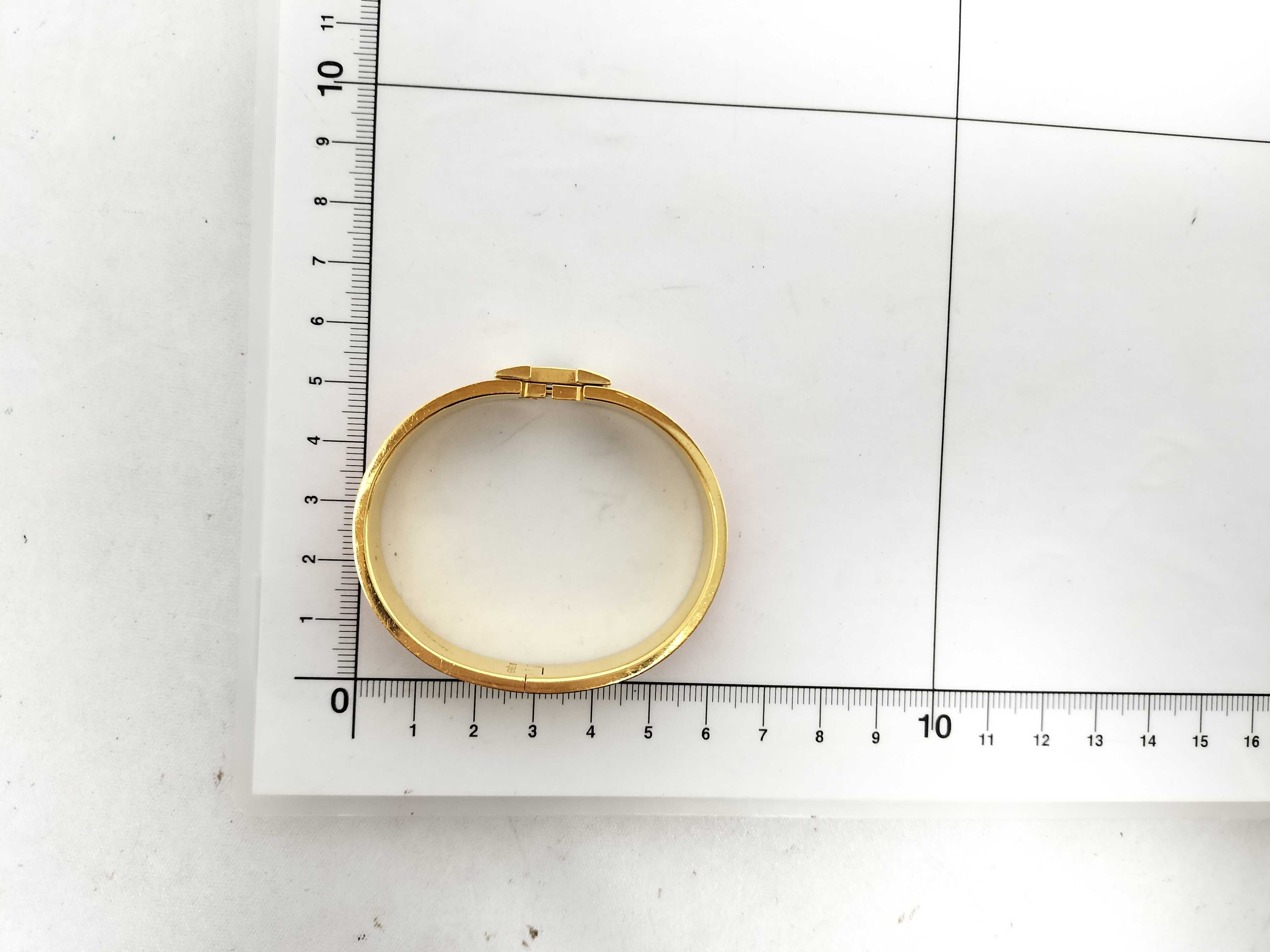 Click H Enamel Bracelet (Bracelet/Bangle) — view 3
