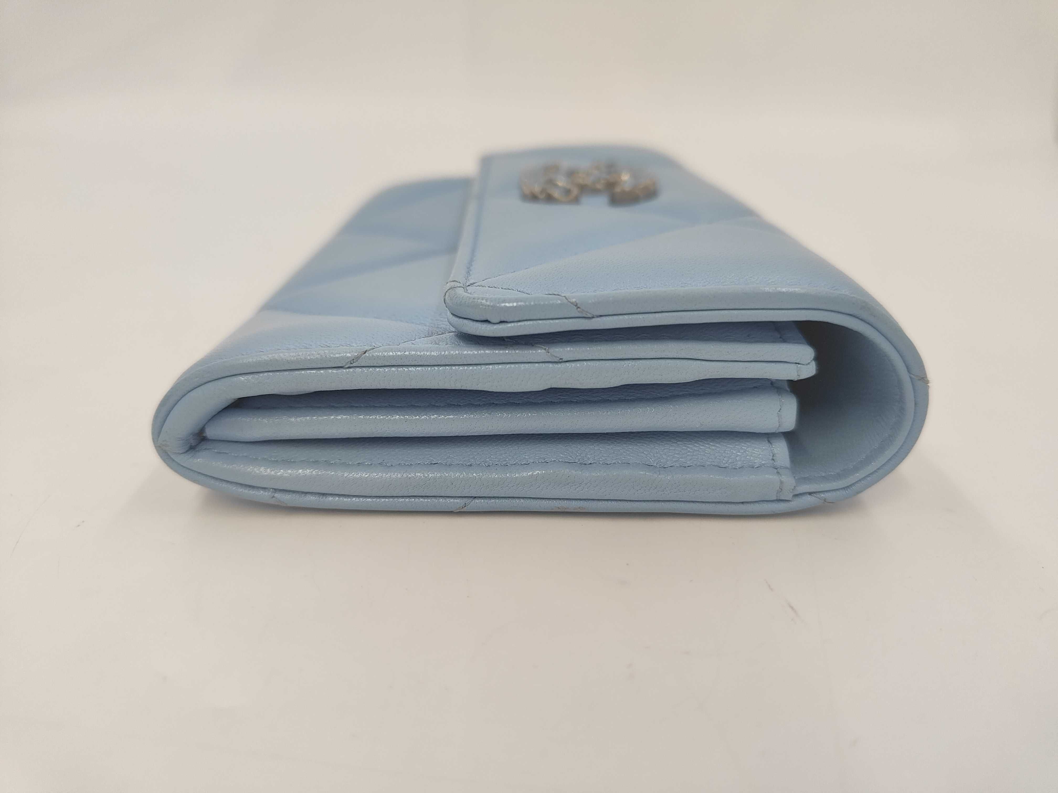 19 Chanel Blue Lambskin Wallet (Serial Number 32) — view 4