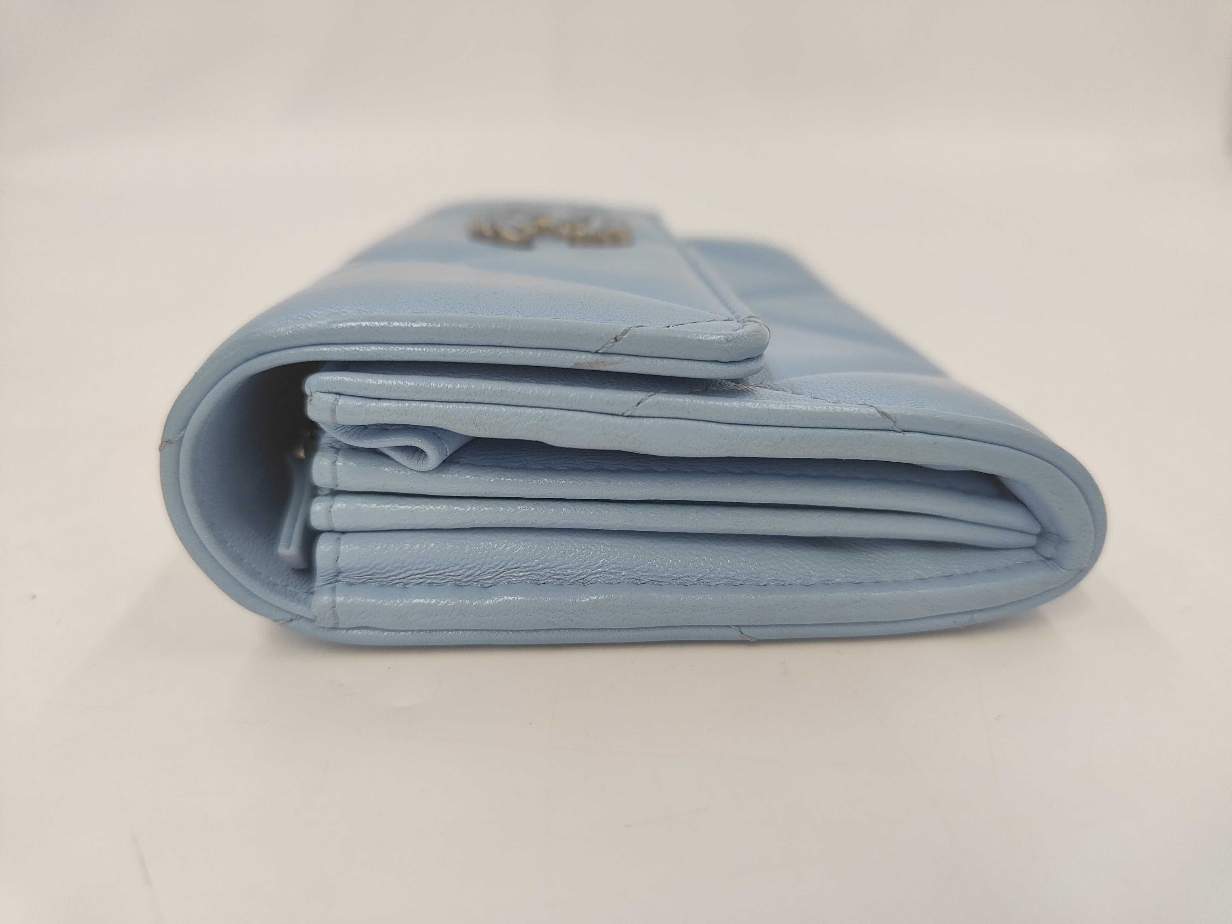 19 Chanel Blue Lambskin Wallet (Serial Number 32) — view 6