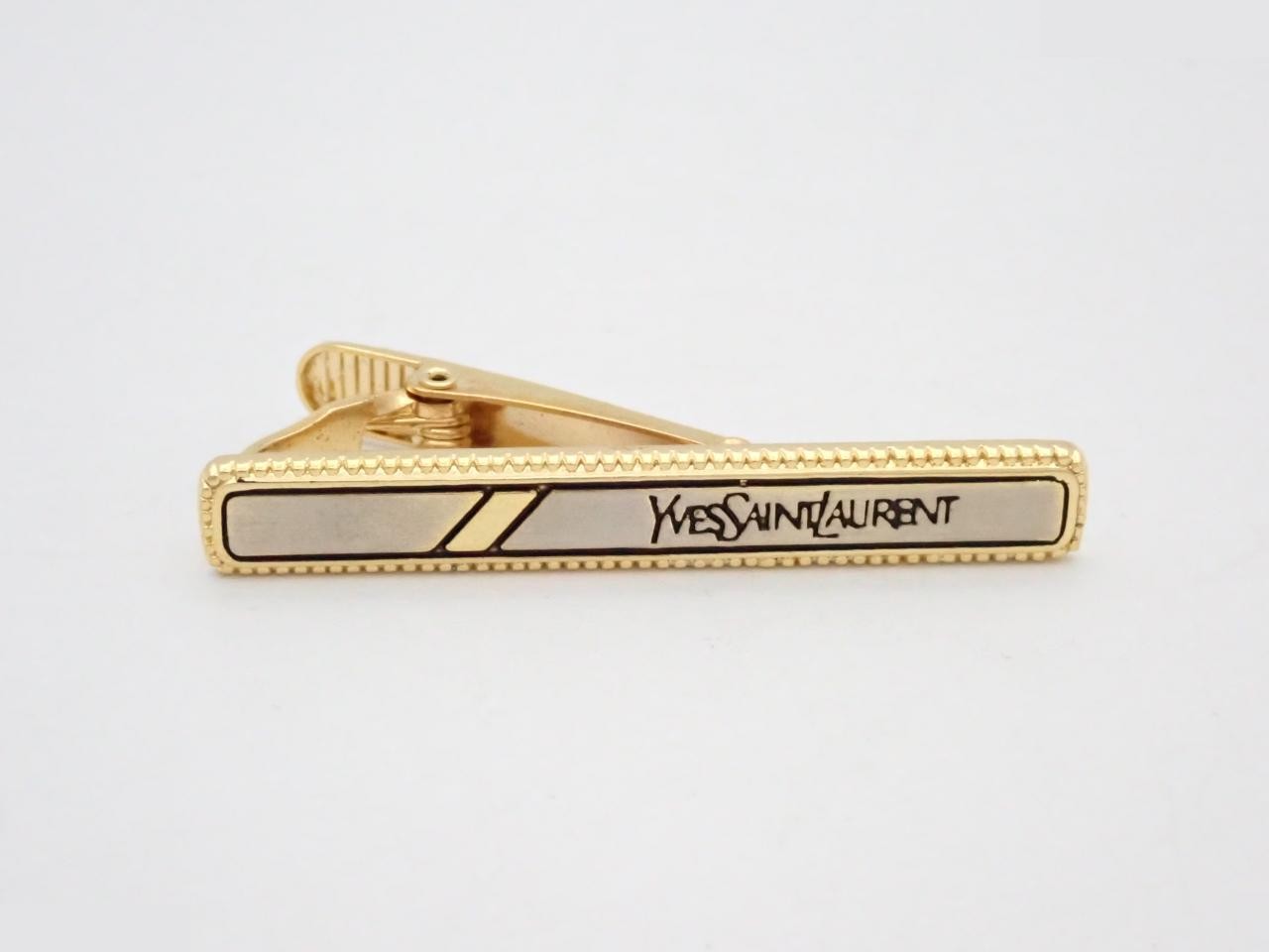 Tie clip and cufflink set — view 3
