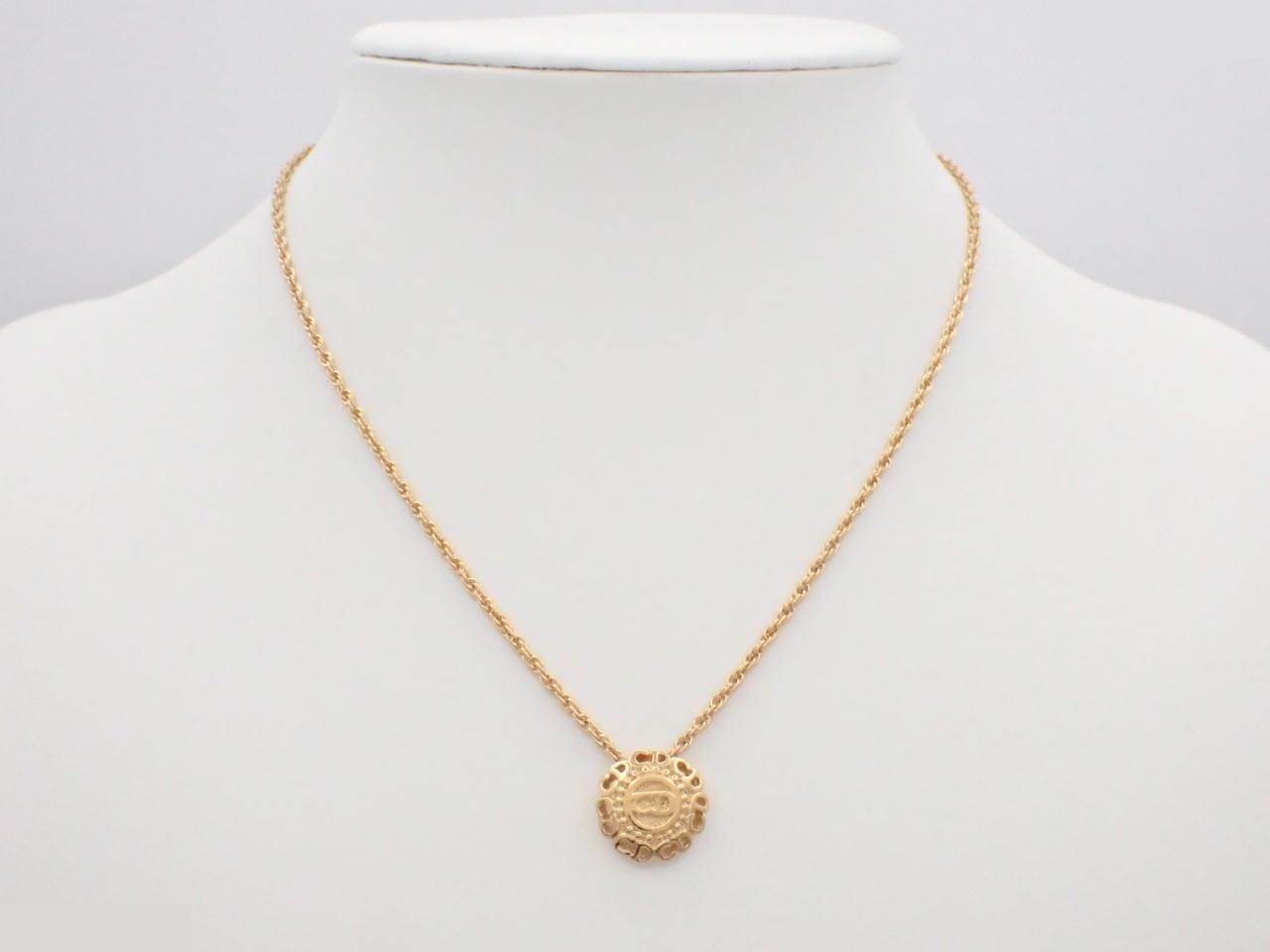 necklace — view 3