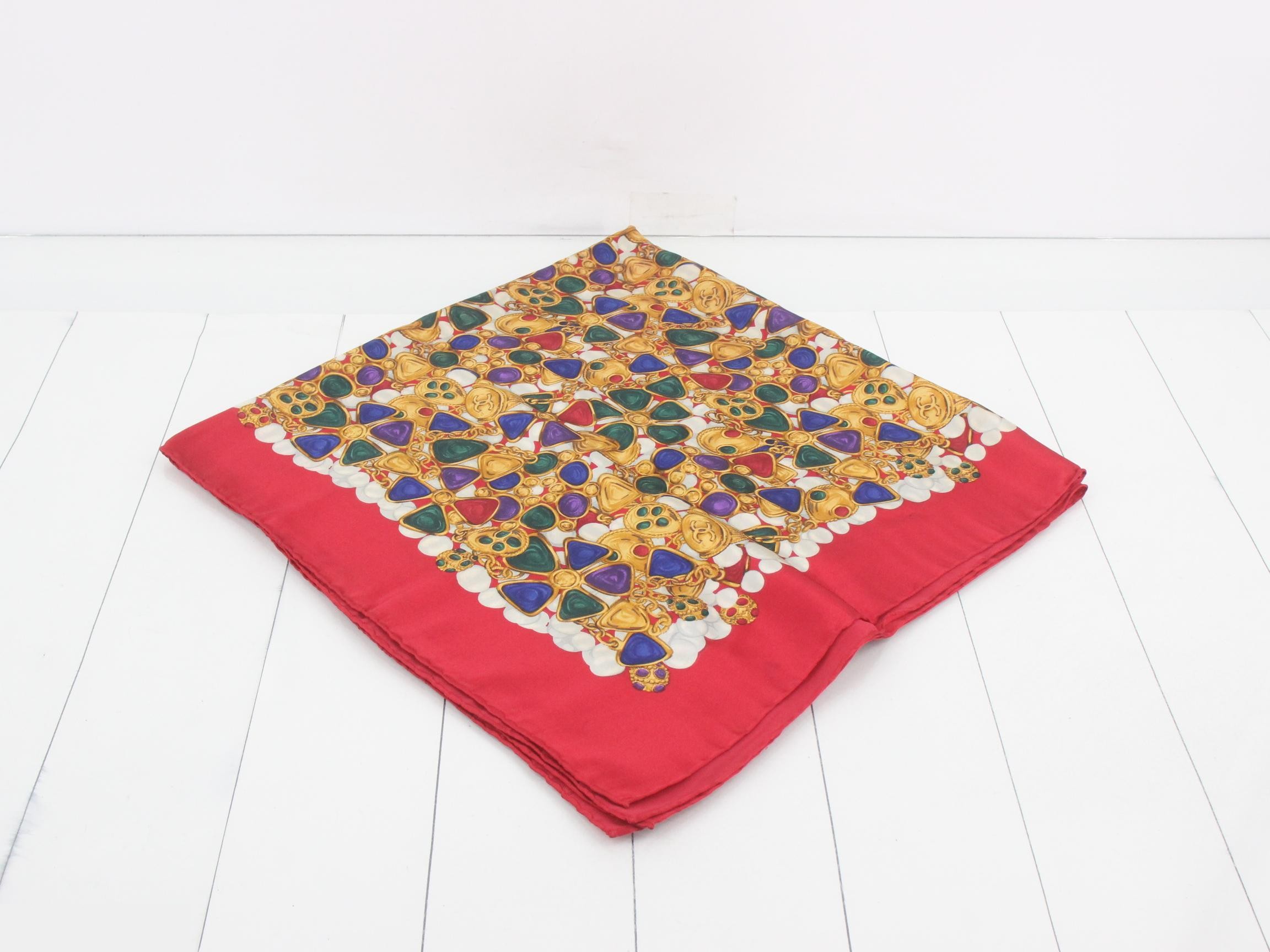 Vintage large silk scarf with jewelry pattern. — view 2