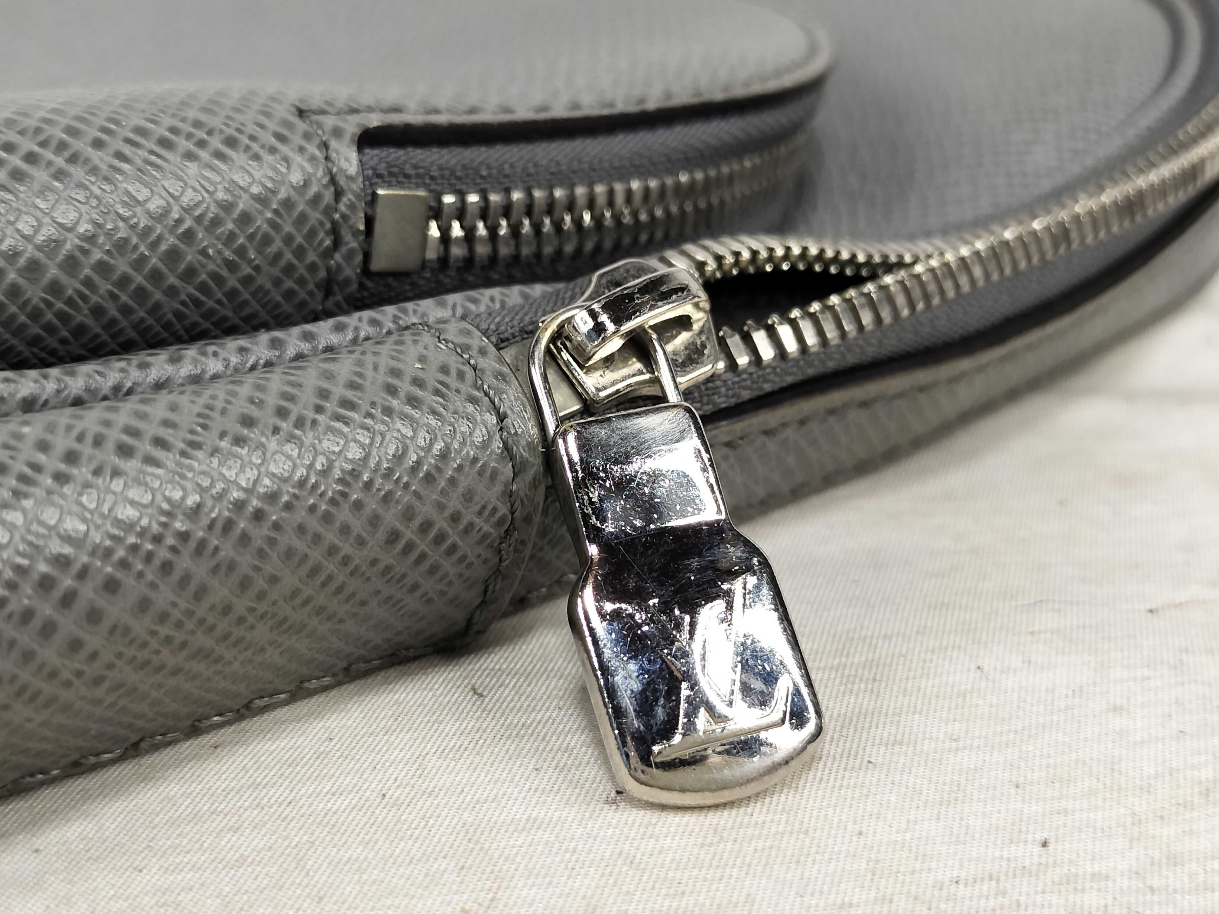 Taiga Avenue Sling Bag Shoulder Bag — view 15