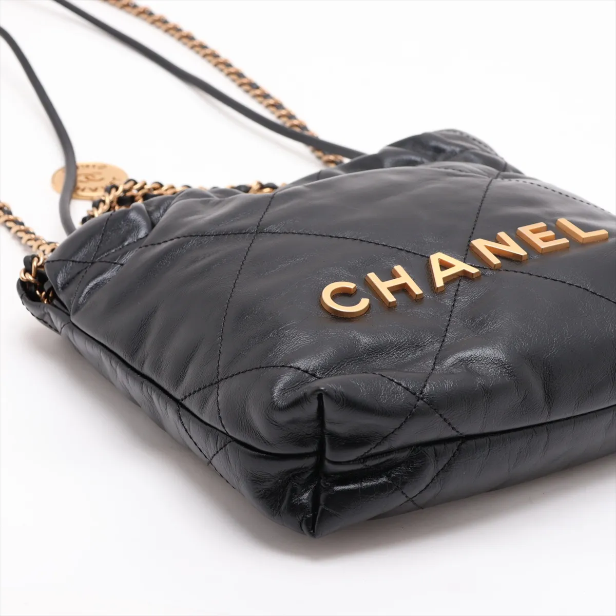 22 Mini Shiny Calfskin 2-Way Shoulder Bag Black Gold Hardware H329NTU6 Random Serial Number — view 4