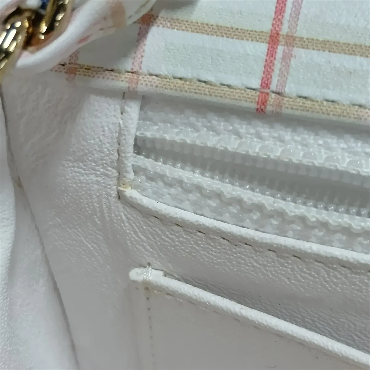 Mini Matelassé 20 Lambskin Single Flap Single Chain Bag, White with Gold Hardware, 29194413, Serial Number 29, A69900 — view 15