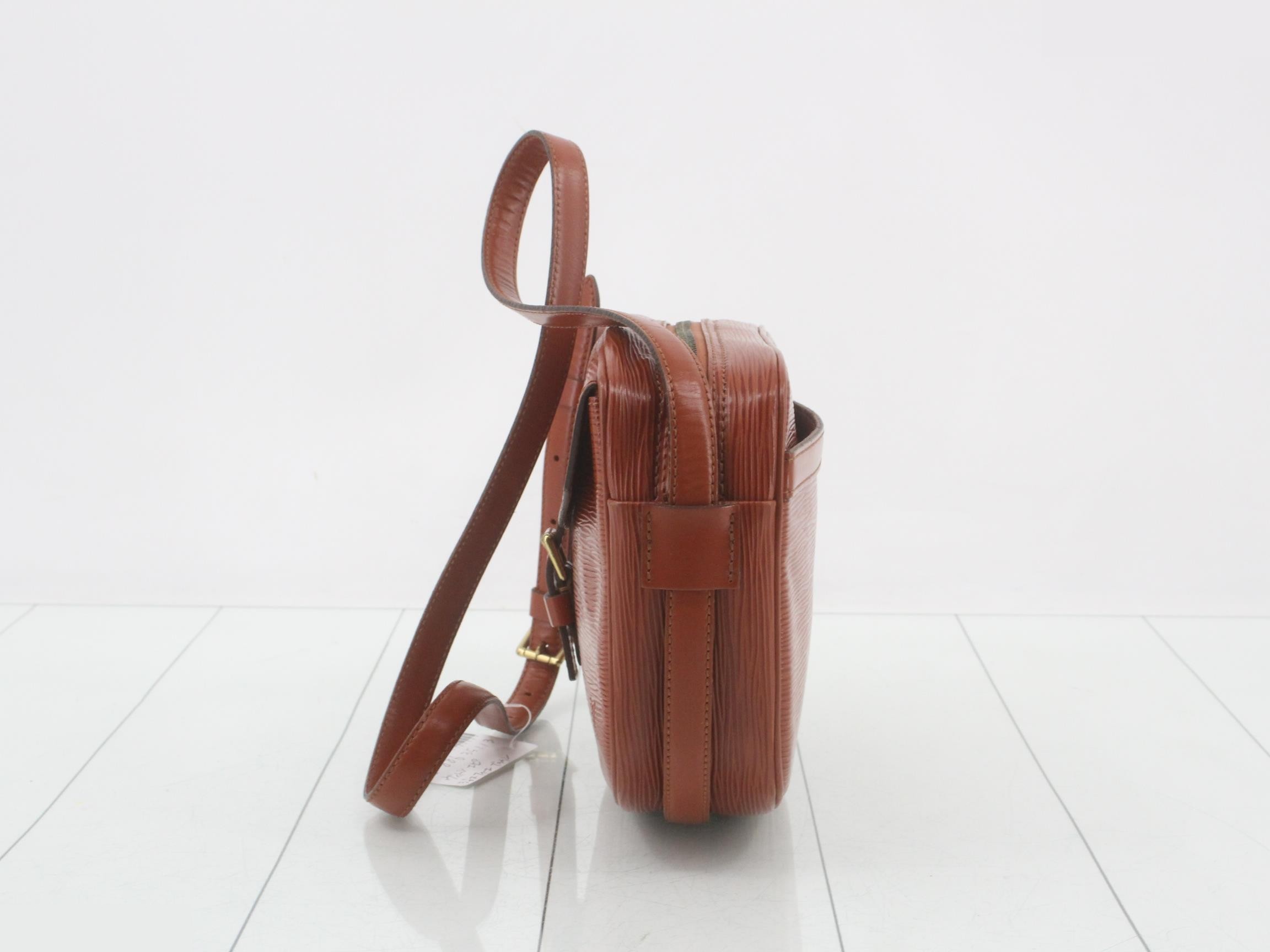 Epi Leather Jeune Fille Brown Shoulder Bag — view 3