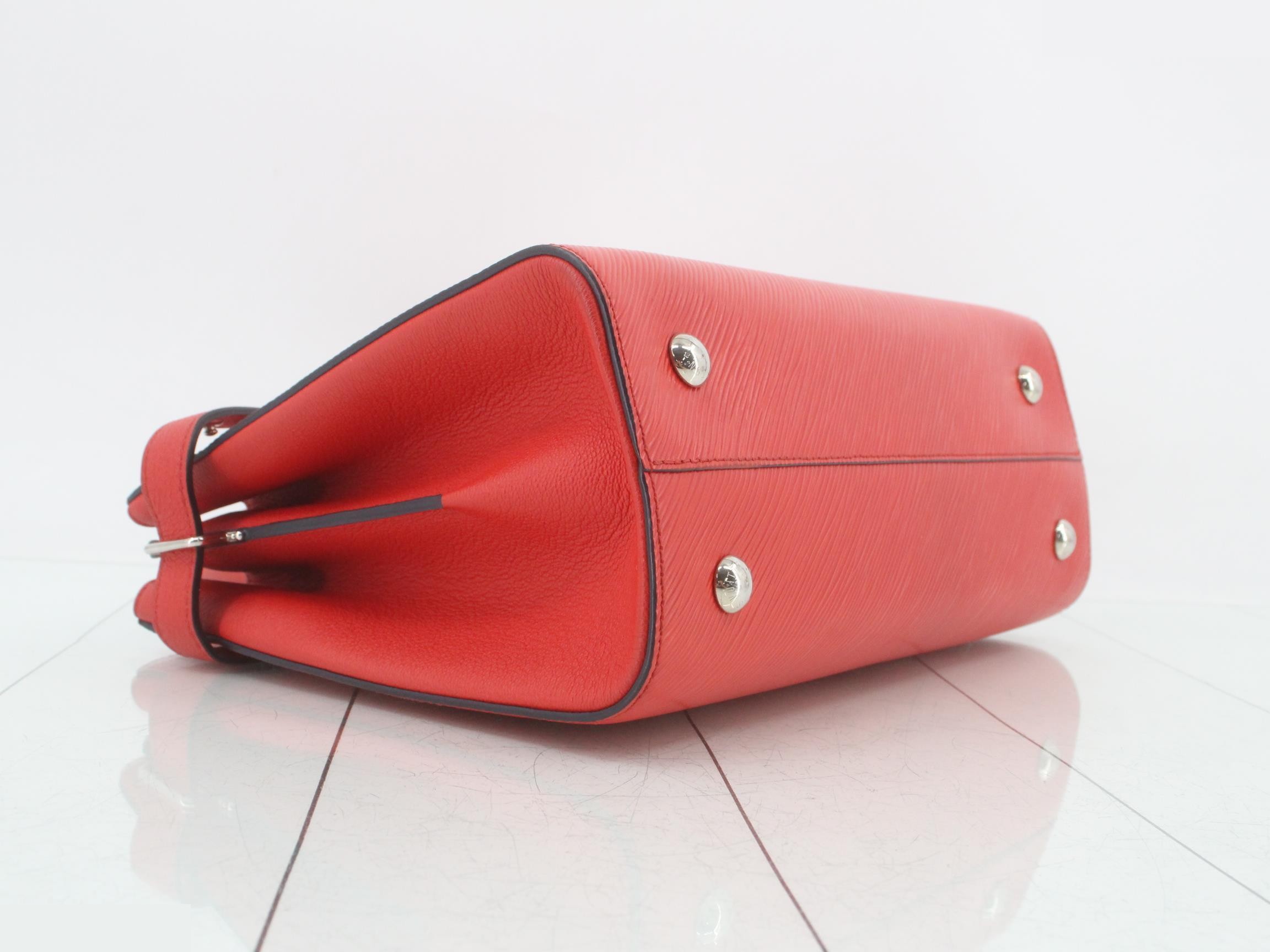 Epi Twist Tote Coquelicot 2-Way Handbag — view 5