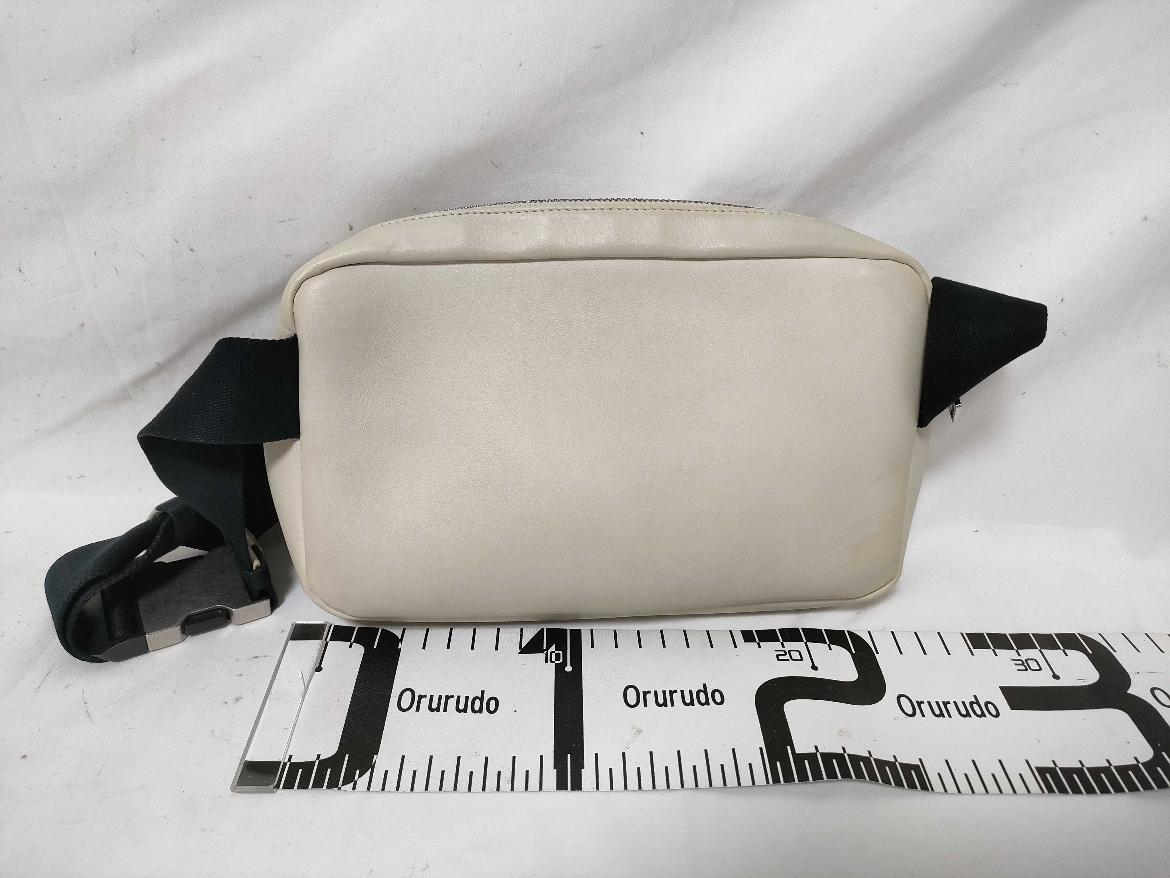 Intrecciato Bottega Maxi Intrecciato Belt Bag Shoulder Bag — view 2