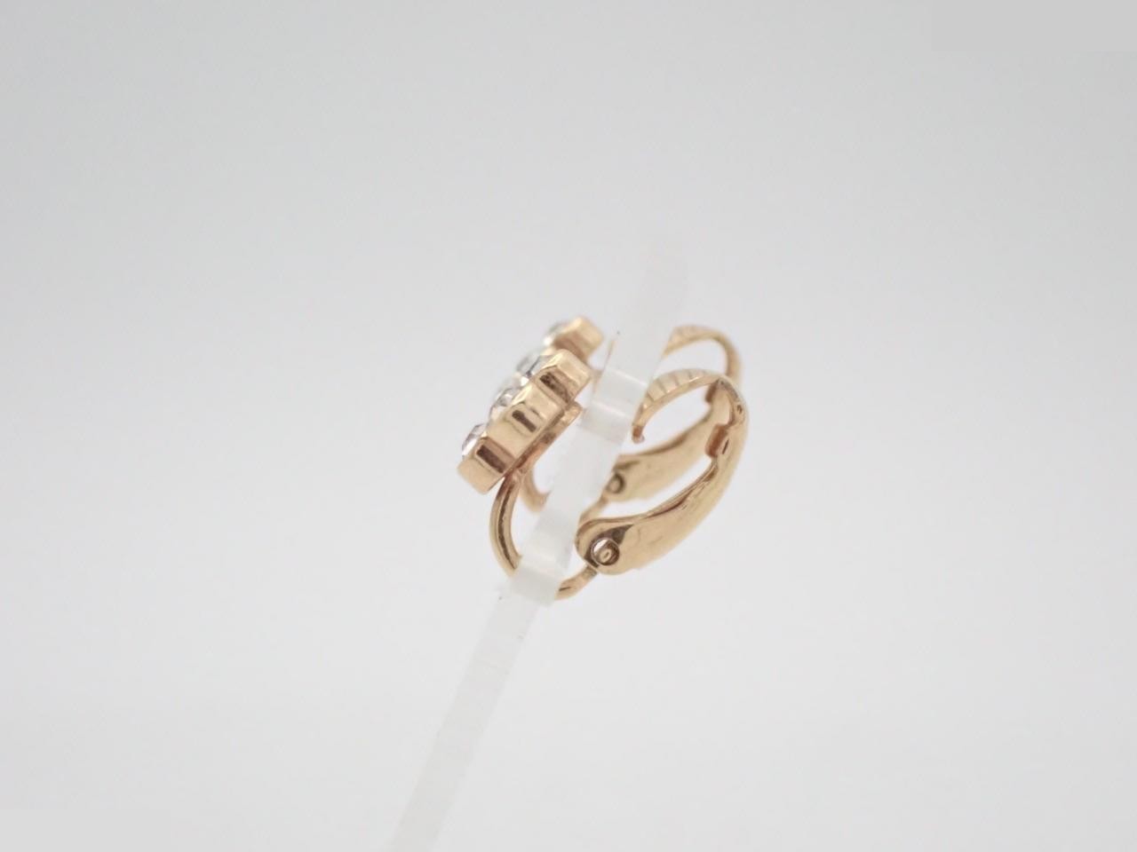 gold earrings — view 3