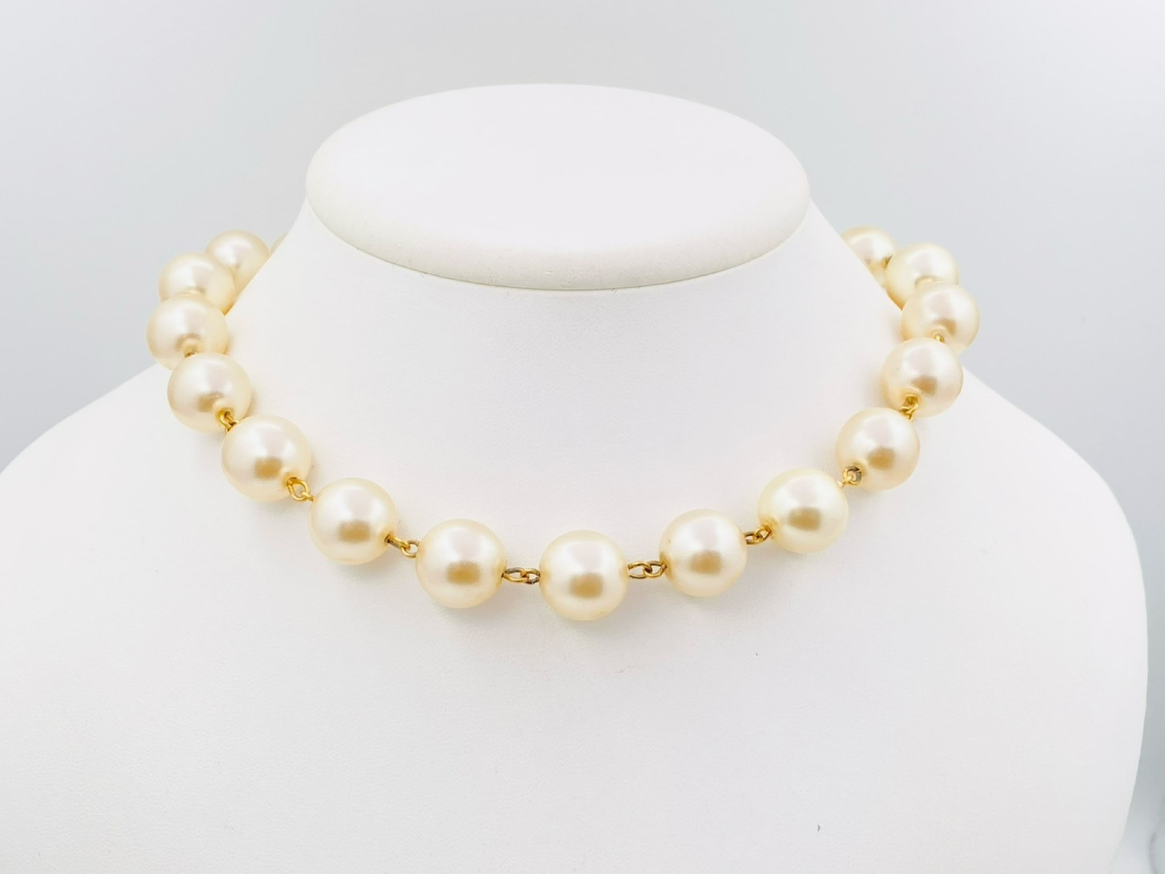 Faux Pearl Sun Large Bead Choker Necklace (with comments) 3920 Necklace — view 2
