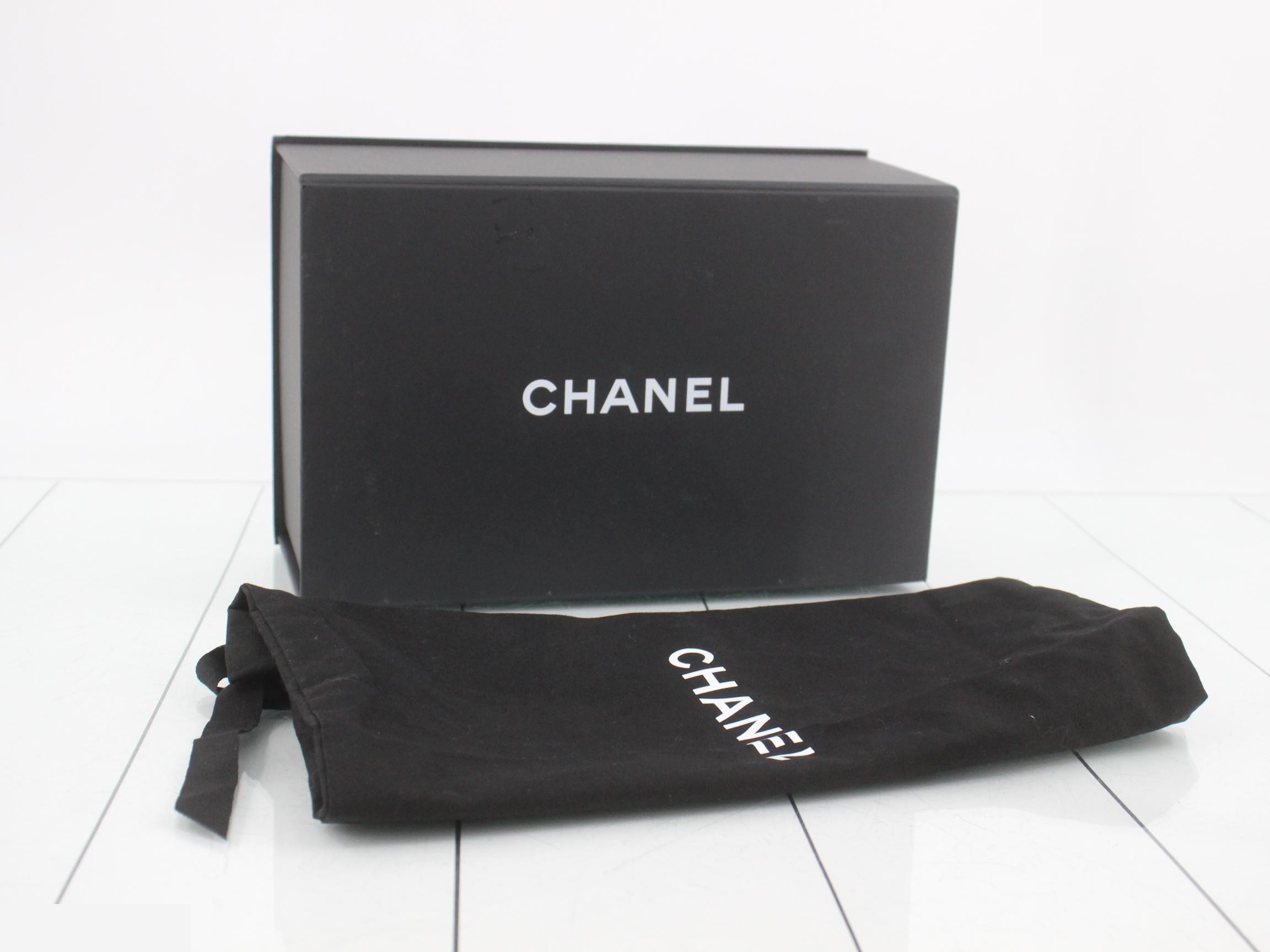 Coco Mark Matelassé Caviar Skin Camera Bag Shoulder Bag — view 7