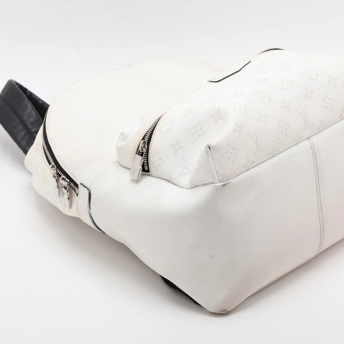 Taigarama Discovery Backpack M30232 White (RFID detected) — view 4