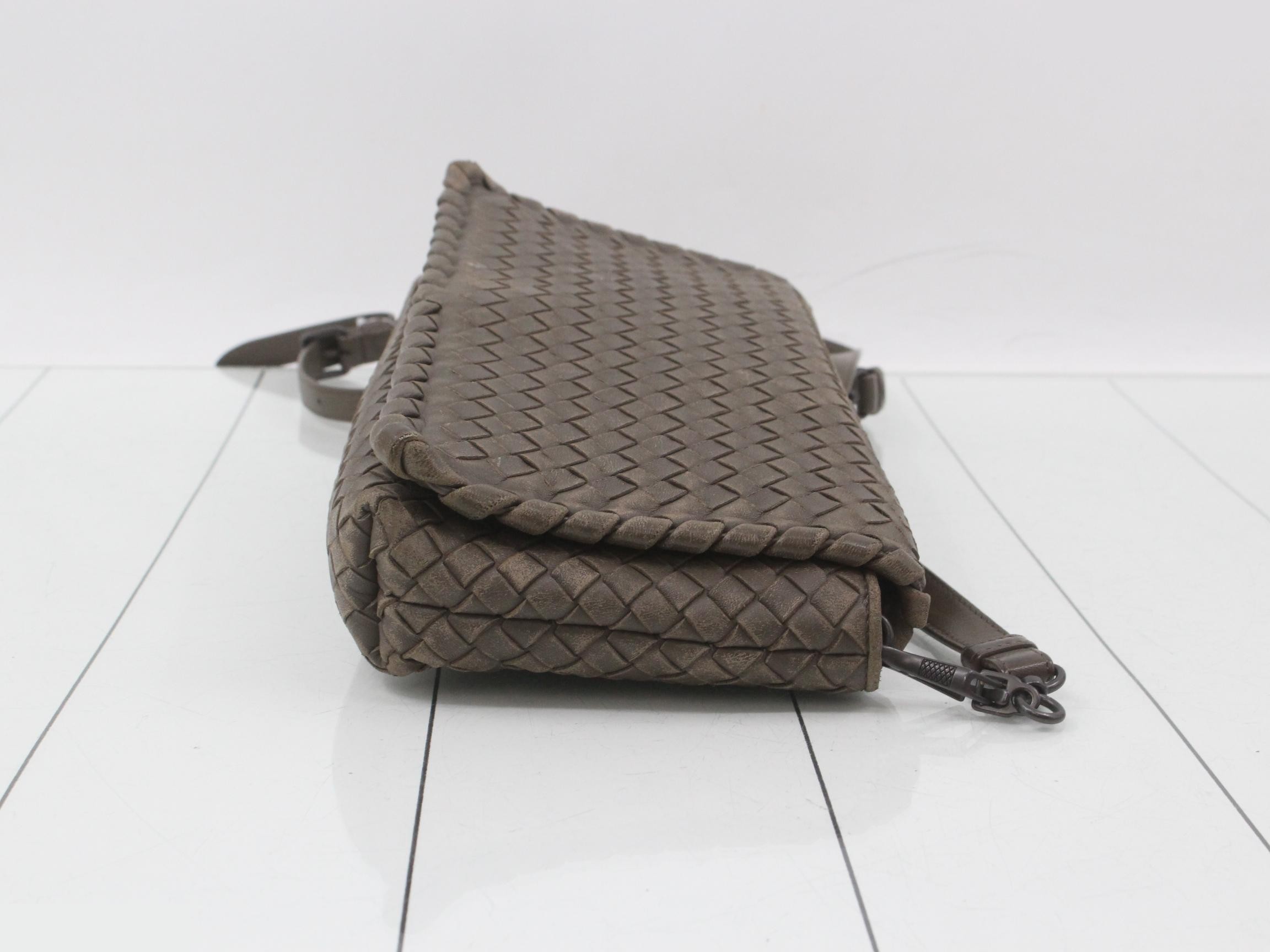 Intrecciato (bag) - Shoulder bag - Brown — view 3