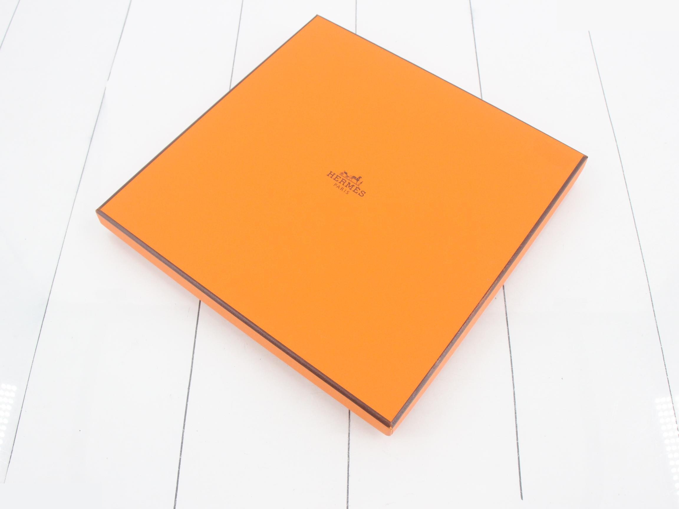 Carre 90 SPRINGS 100% Silk, Boxed, Unused — view 4