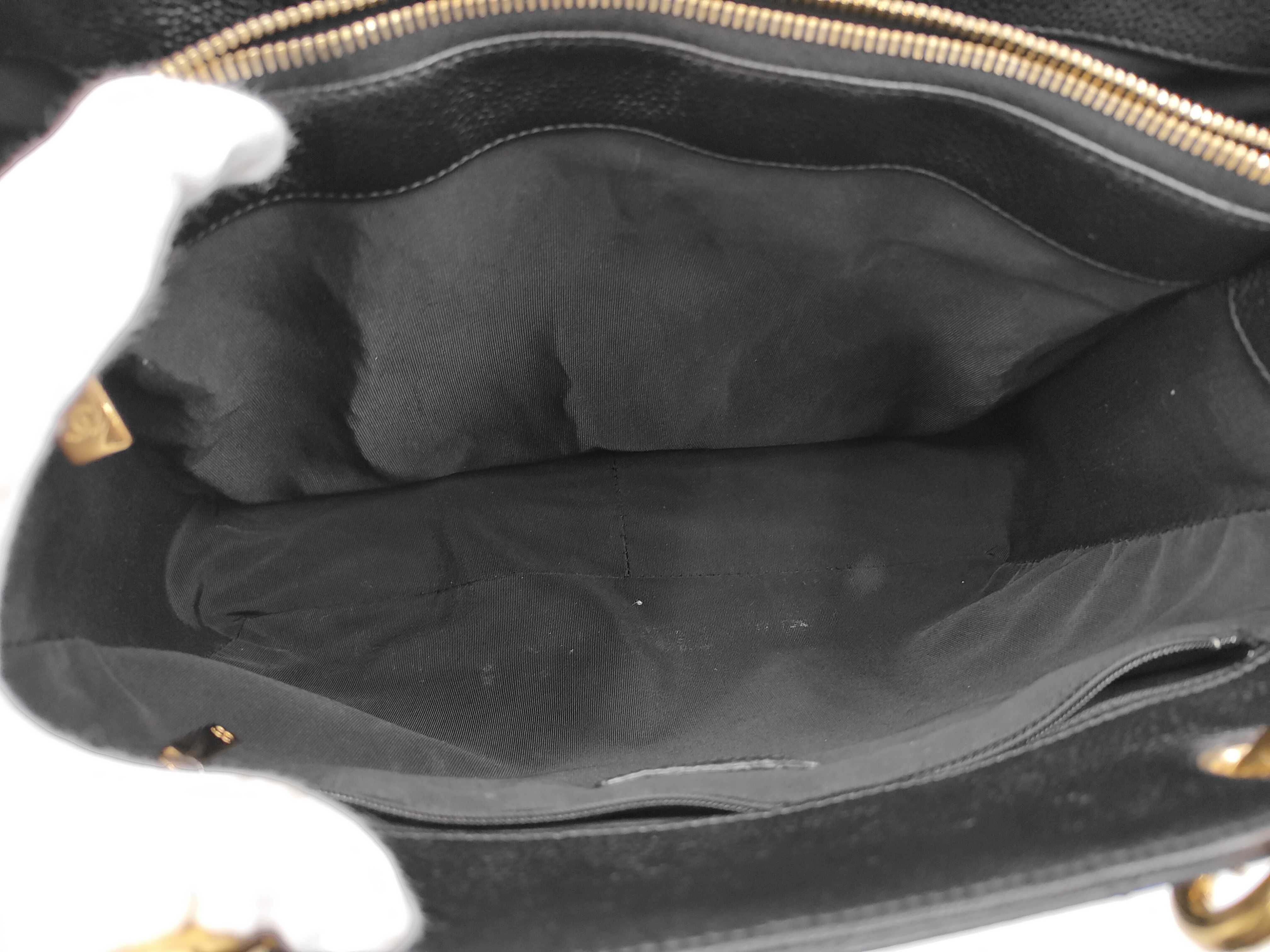Caviar Skin Chain Tote GST Black Gold Hardware Tote Bag — view 11