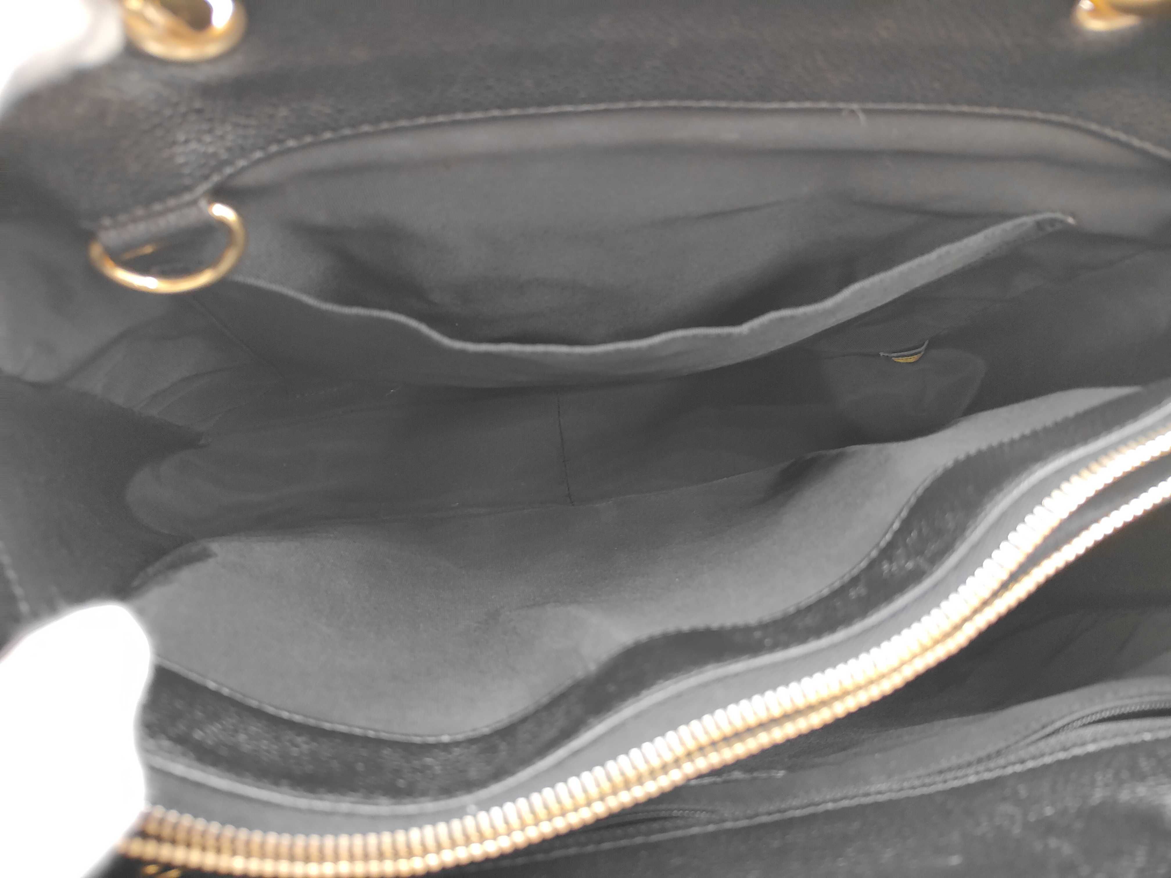 Caviar Skin Chain Tote GST Black Gold Hardware Tote Bag — view 9