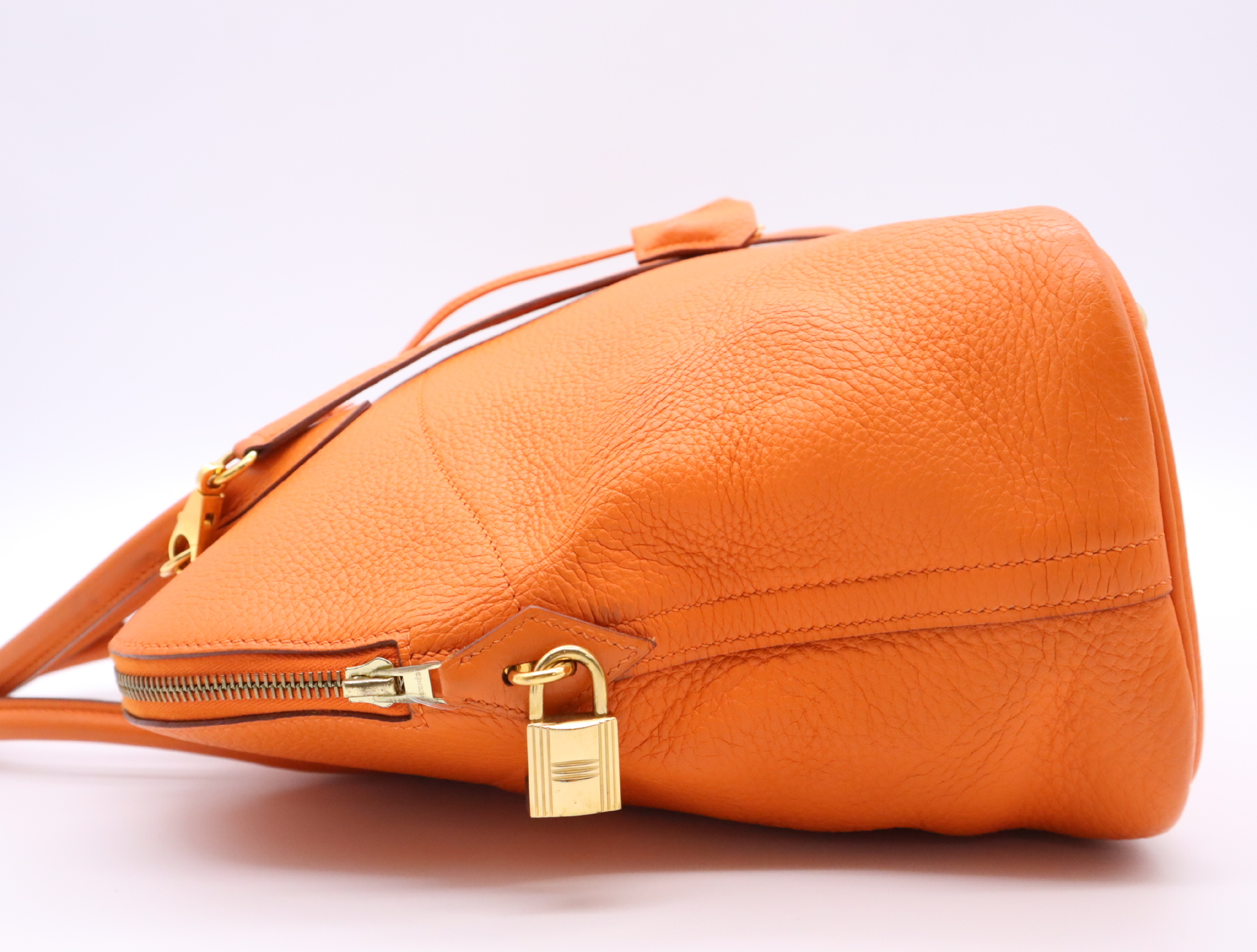 Leather Bolide 35 Shoulder Bag with Shoulder Strap, Padlock, 2 Keys, and Clochette. Orange. G Stamp. 2003. — view 3