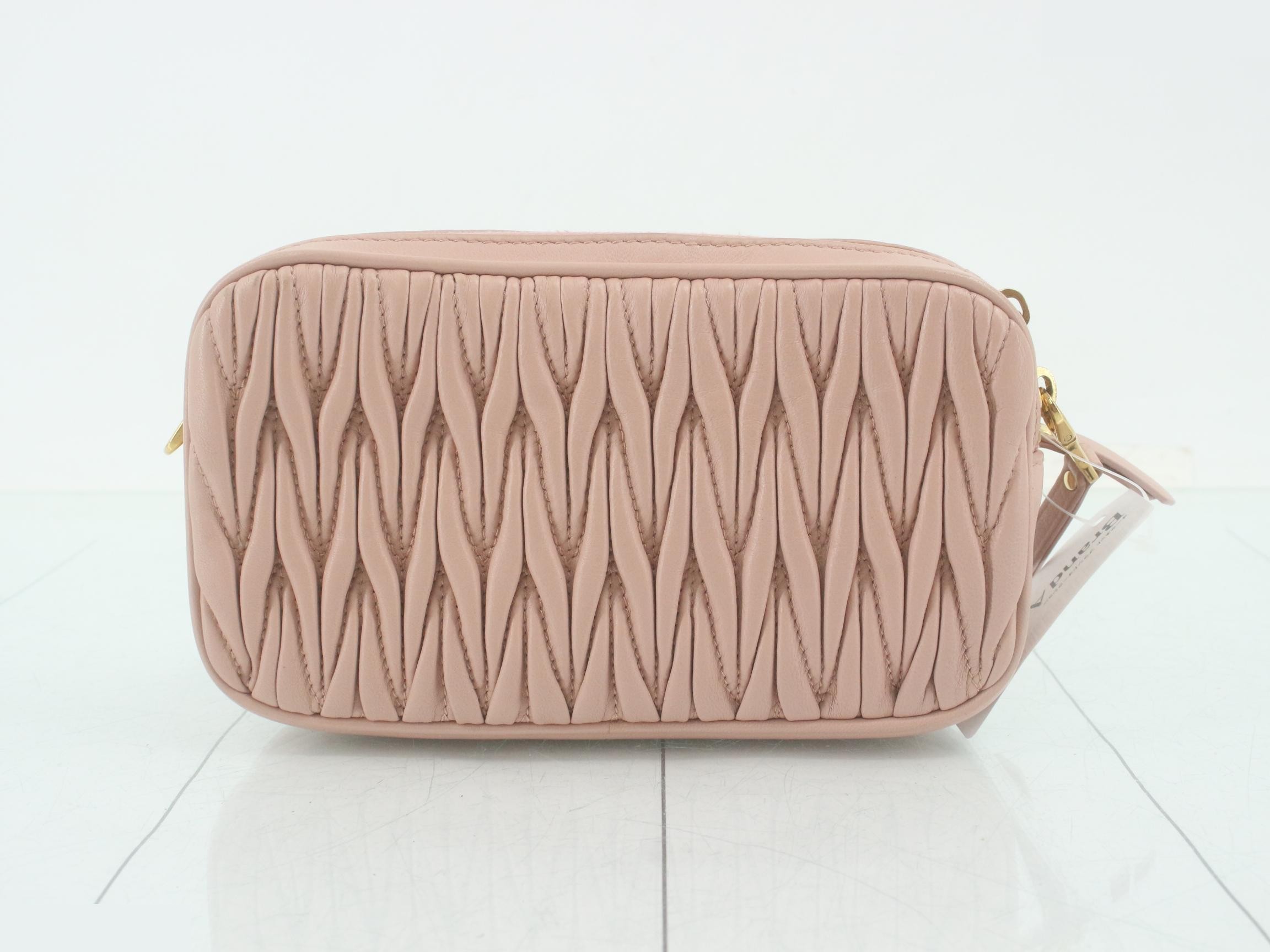 Matelassé (Bag) - Shoulder Bag - Leather - Pink — view 2