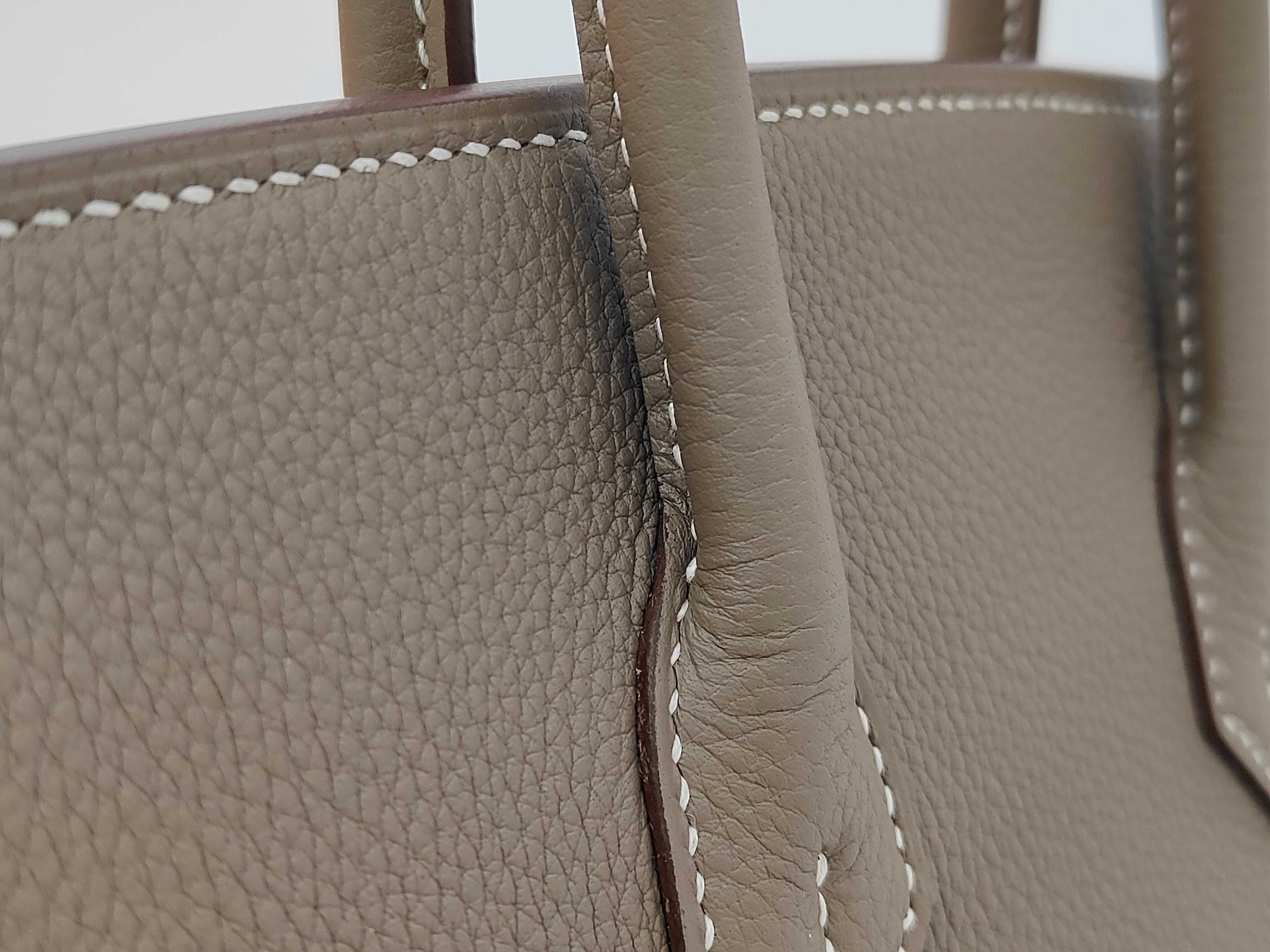 Birkin 25 G stamp Togo Etoupe Gold hardware handbag — view 5