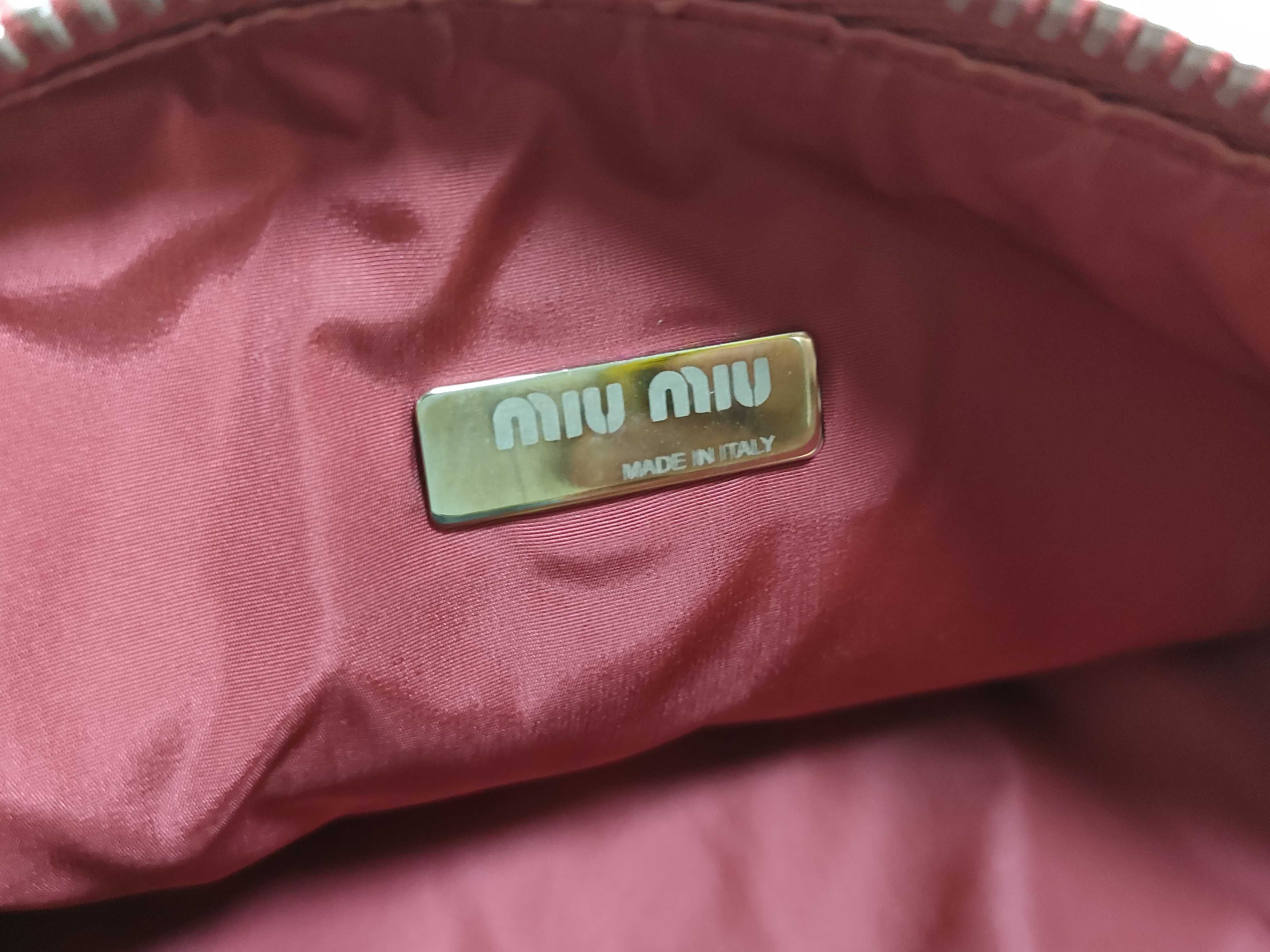 handbag, embossed logo, leather handbag — view 11