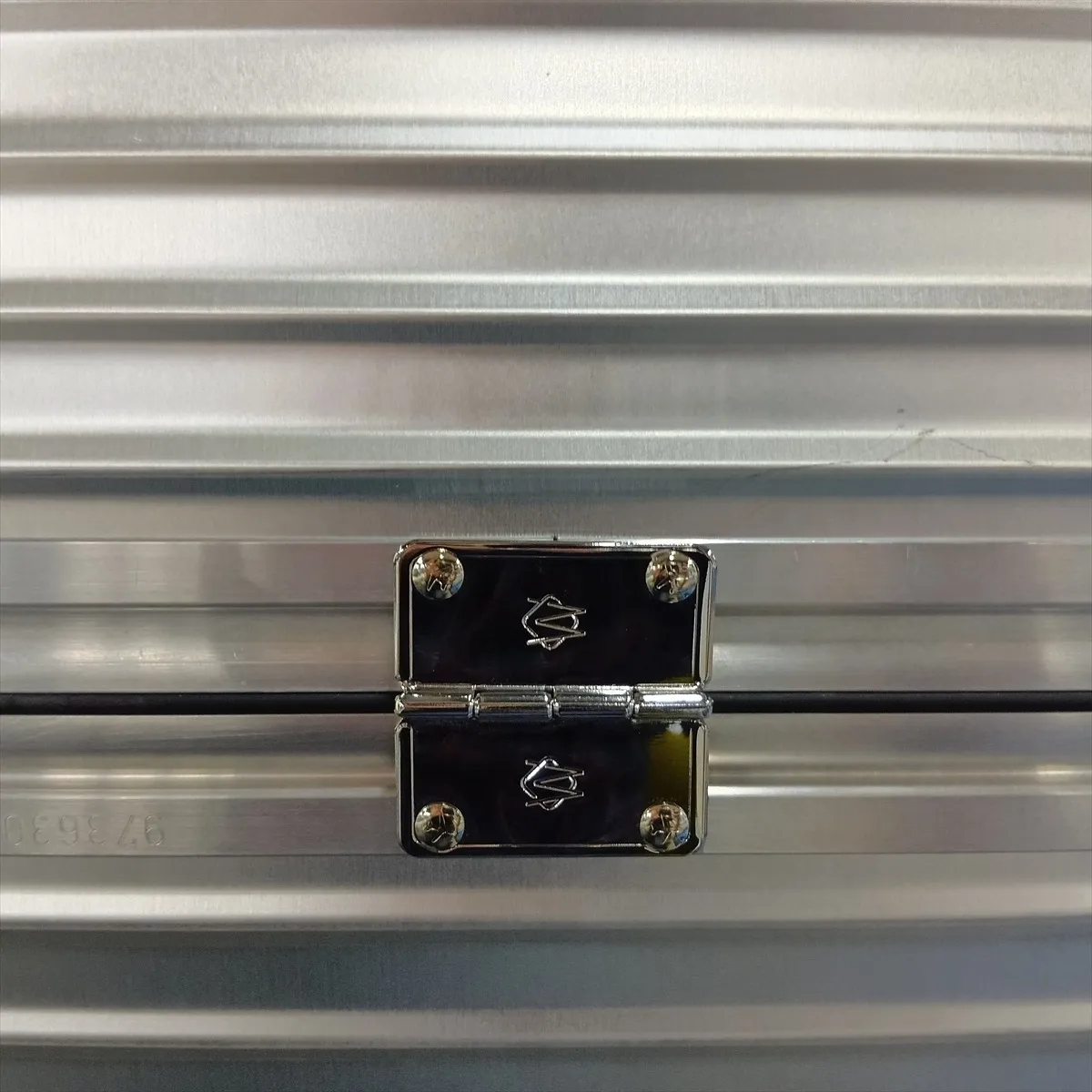 [Individually packaged] Rimowa Check-in M Aluminum Carry Case, Silver, Combination Lock: Left 000, Right 321, Pouch core broken — view 13
